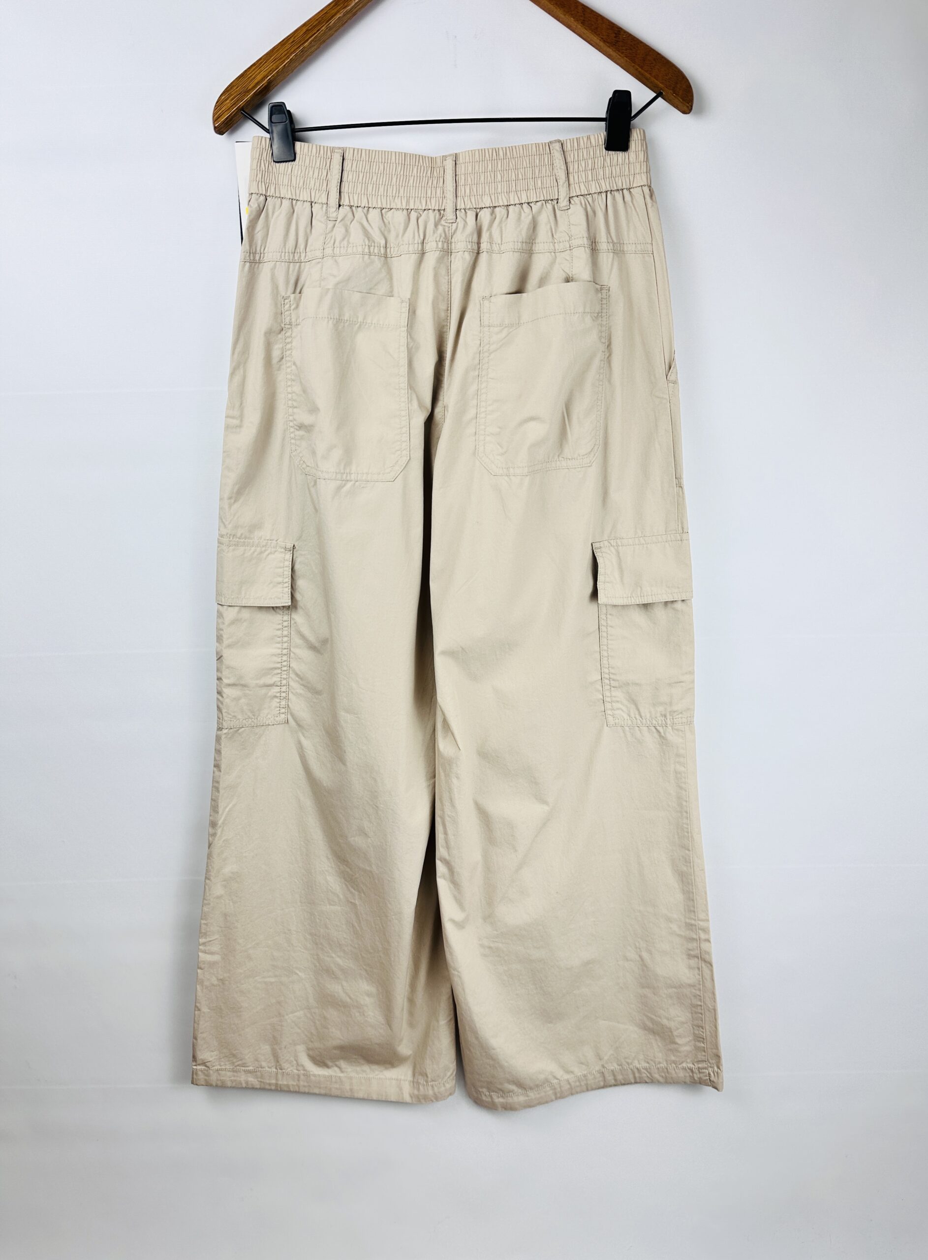 PANTALON BEIGE CARGO DKNY NUEVO CON ETIQUETA (M) - Imagen 3