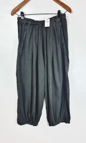 PANTALON LIVIANO DE BAMBULA GRIS OSCURO FREE PEOPLE (M)