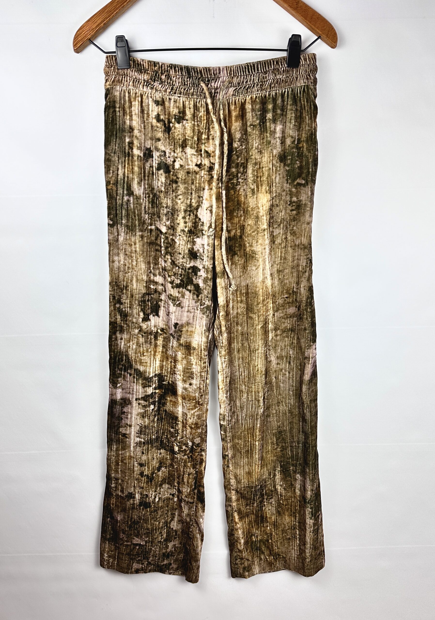 PANTALON DE PLUSH VERDE+ ESTAMPA ZARA (S)
