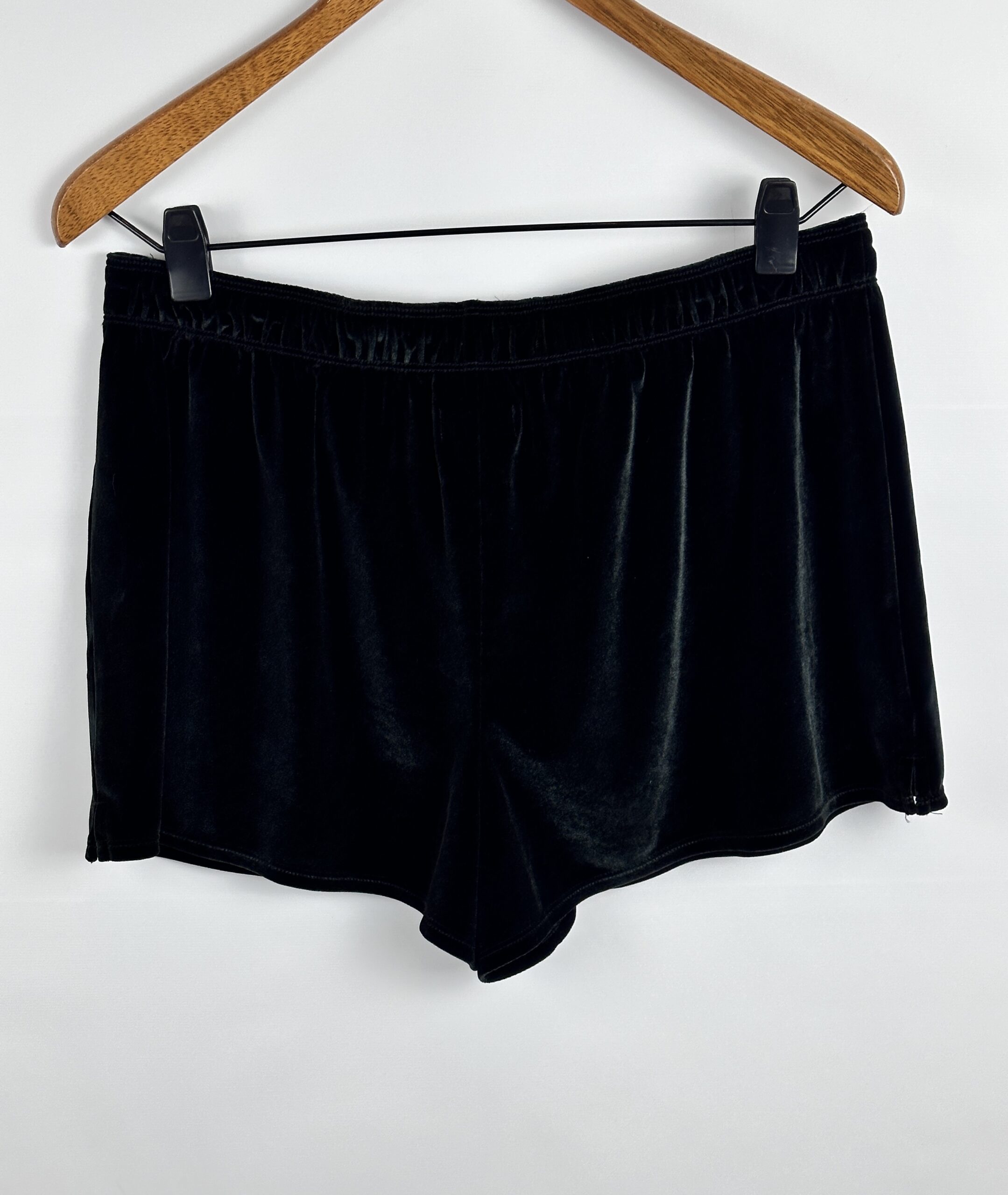 SHORT NEGRO DE PLUSH PINK (L) - Imagen 3