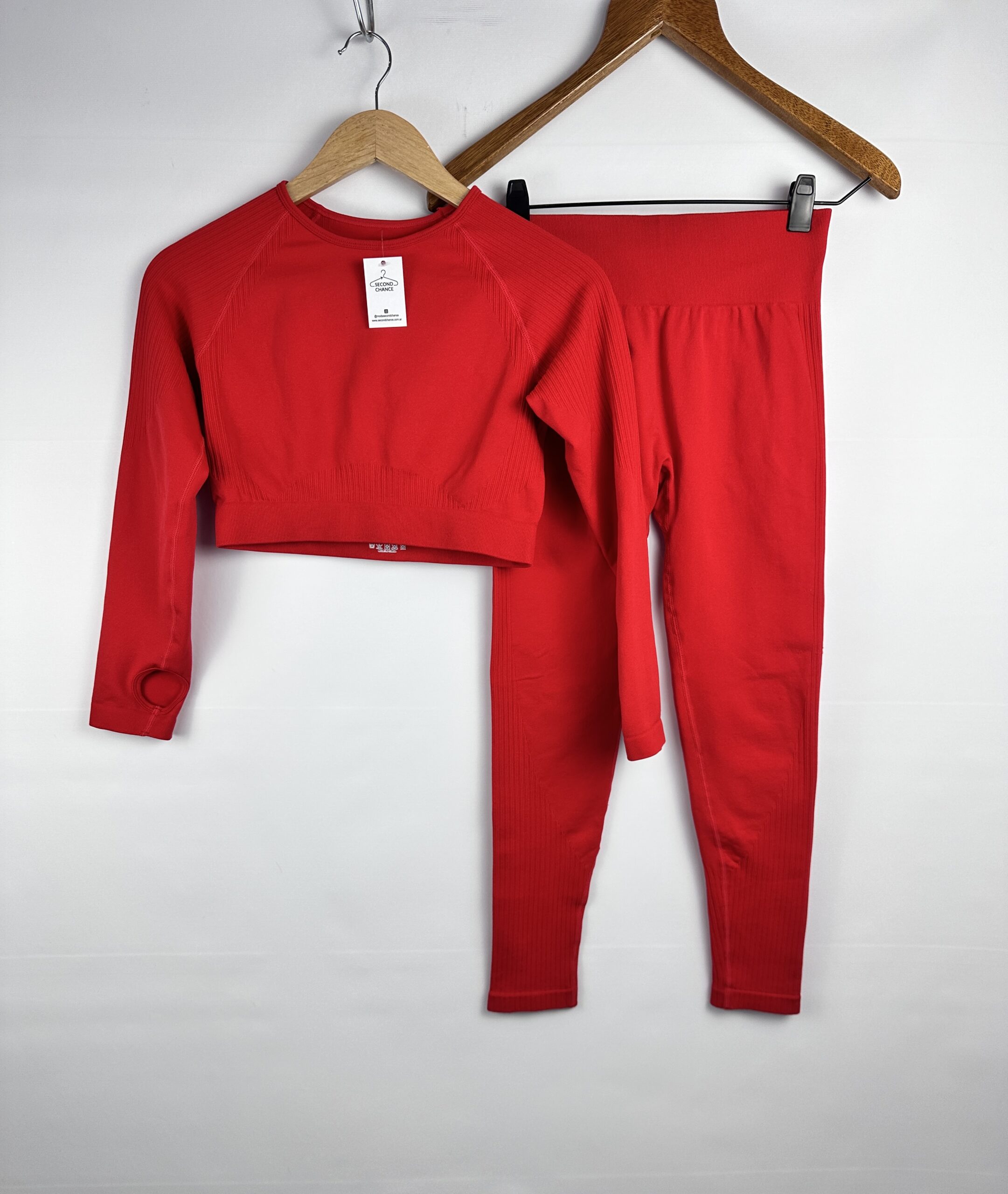 SET DEPORTIVO TOP MANGA LARGA + CALZA ROJO SIN MARCA (M)