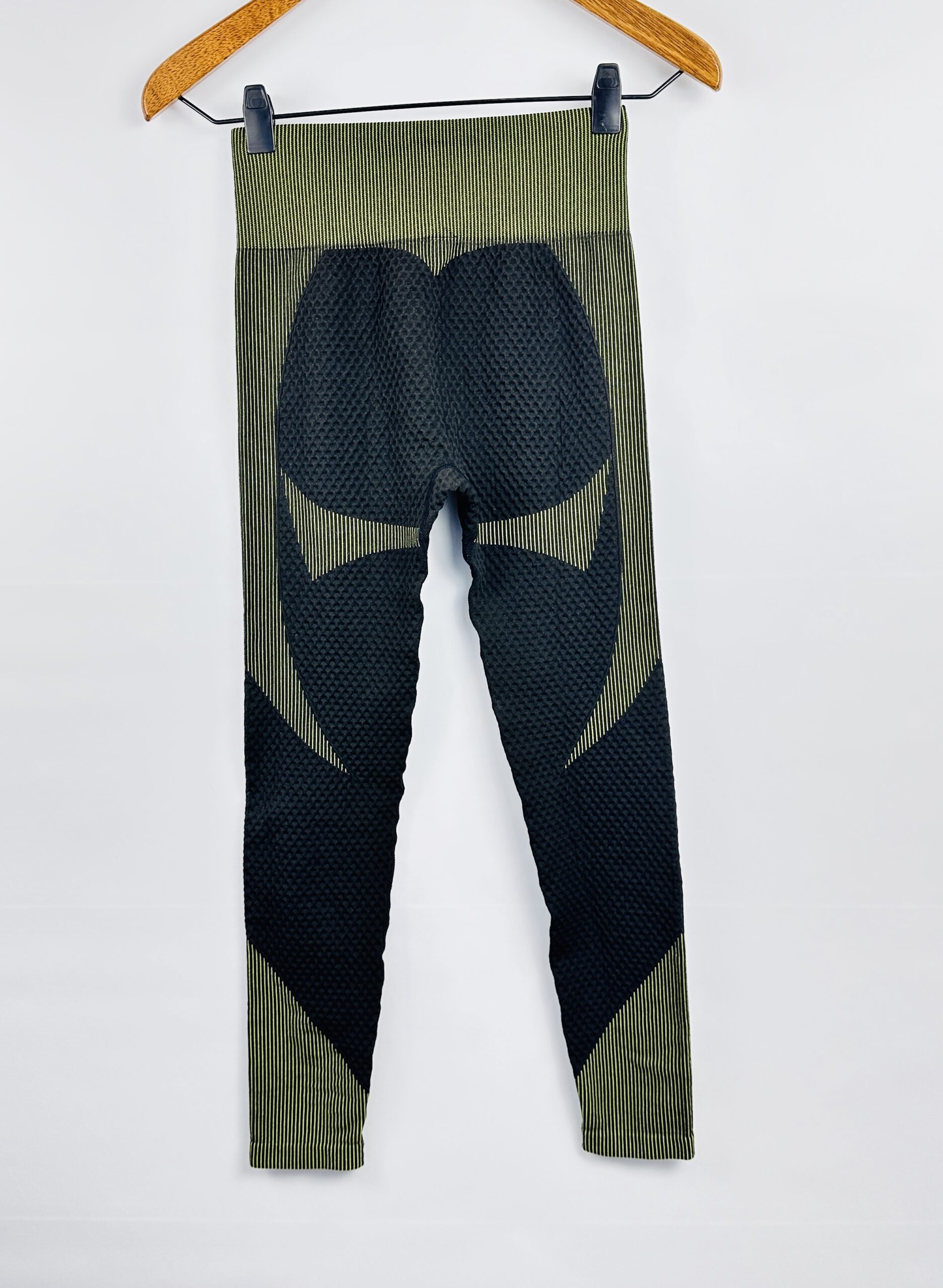 SET DEPORTIVO CAMPERITA TOP+ CALZA NEGRO Y VERDE SIN MARCA (M) - Imagen 6