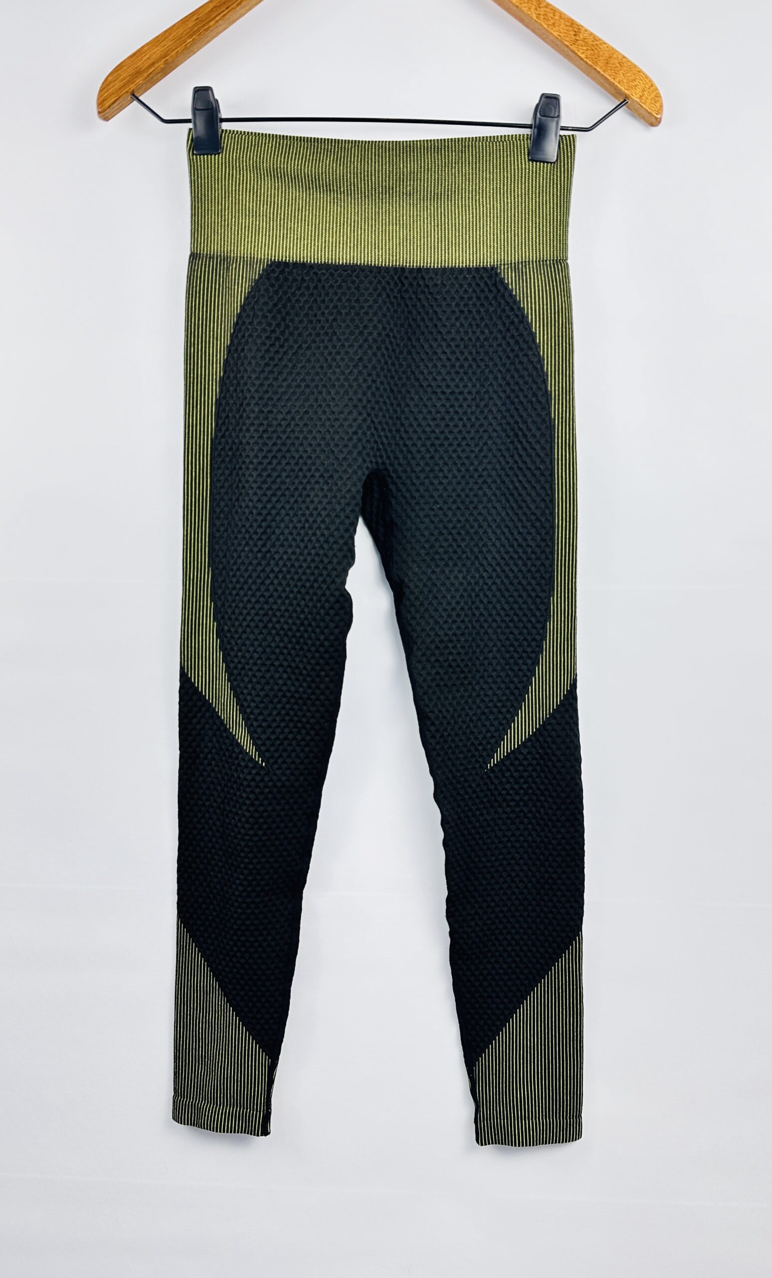 SET DEPORTIVO CAMPERITA TOP+ CALZA NEGRO Y VERDE SIN MARCA (M) - Imagen 5