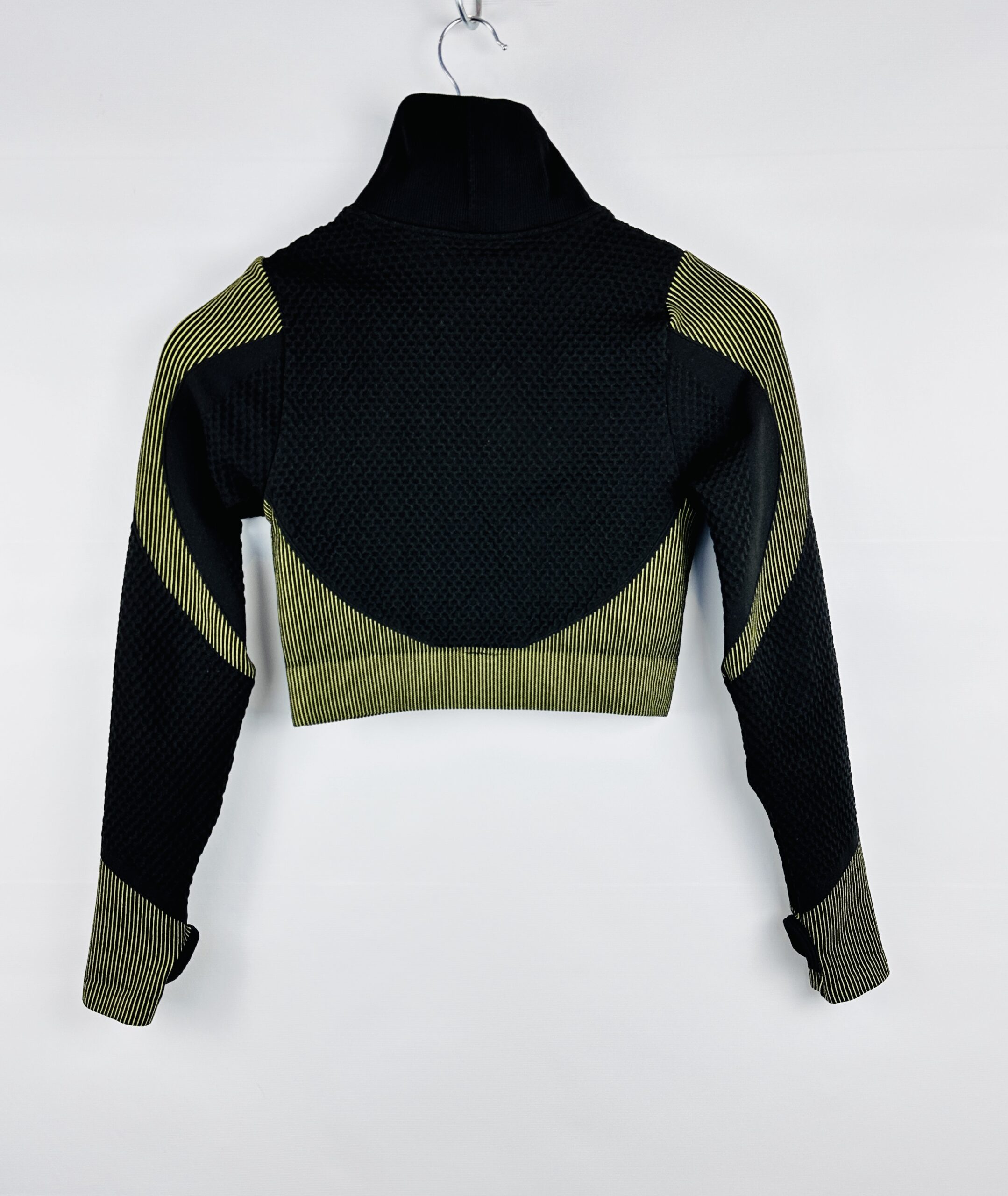 SET DEPORTIVO CAMPERITA TOP+ CALZA NEGRO Y VERDE SIN MARCA (M) - Imagen 4