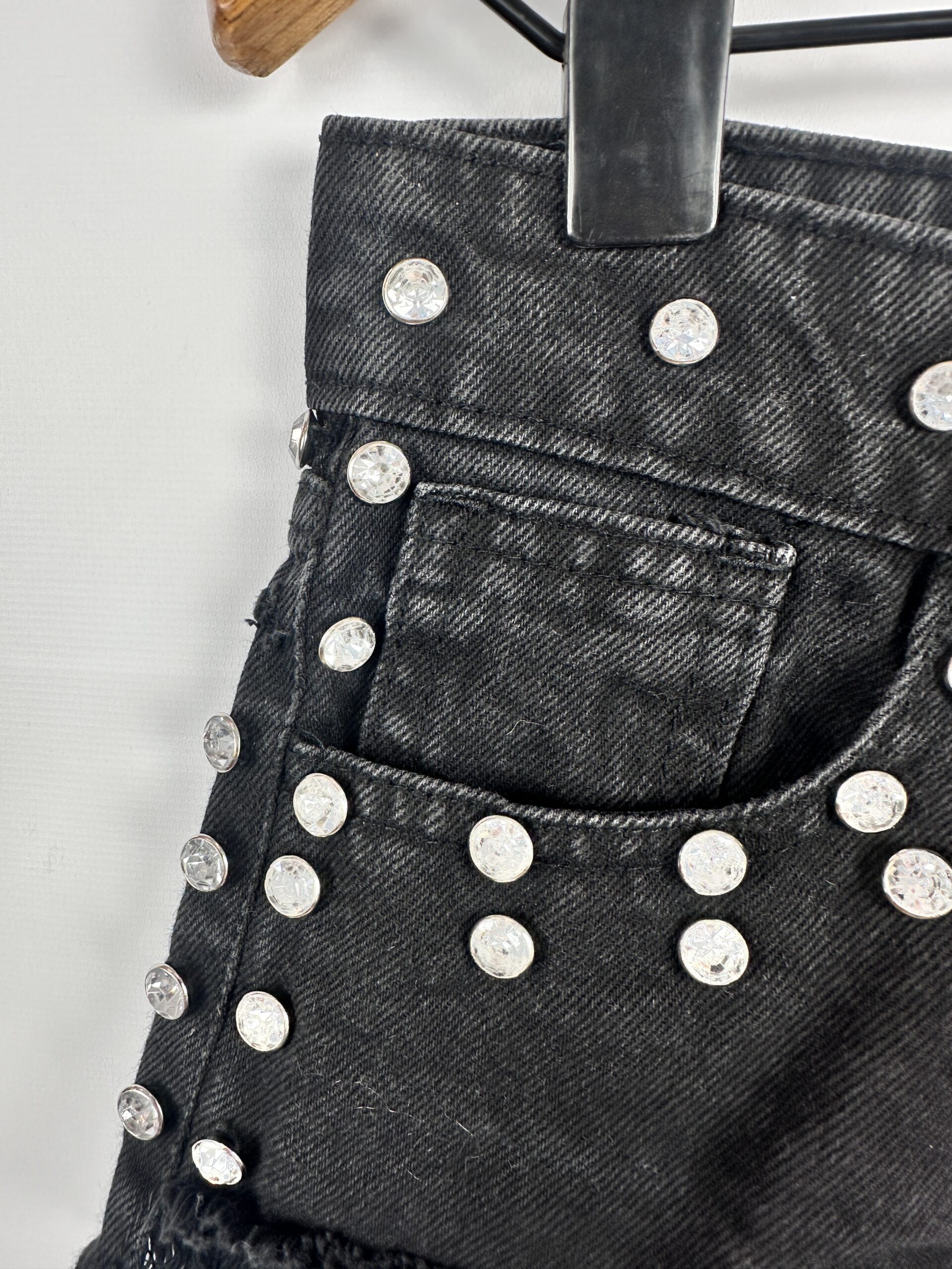SHORT NEGRO DE JEAN + STRASS LOVELY DEMIN(S) - Imagen 2