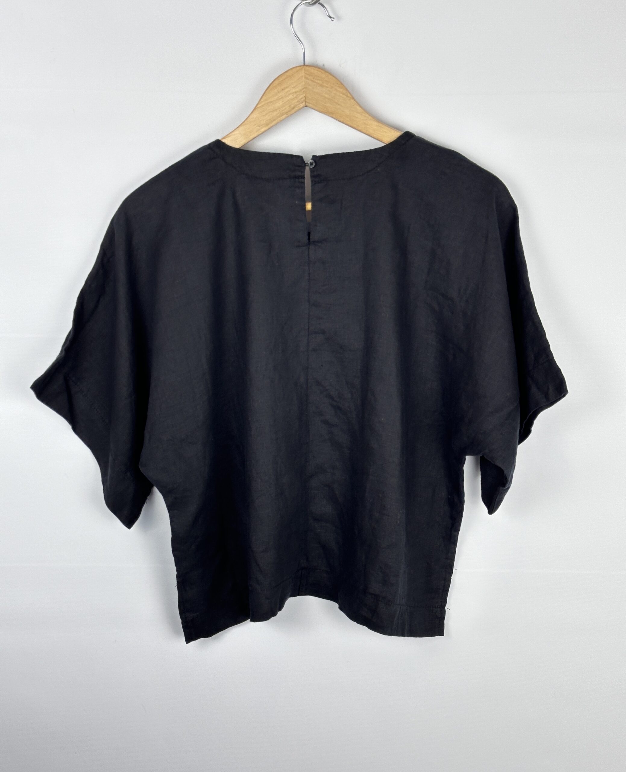 BLUSA NEGRA DE LINO DKNY (M) - Imagen 3