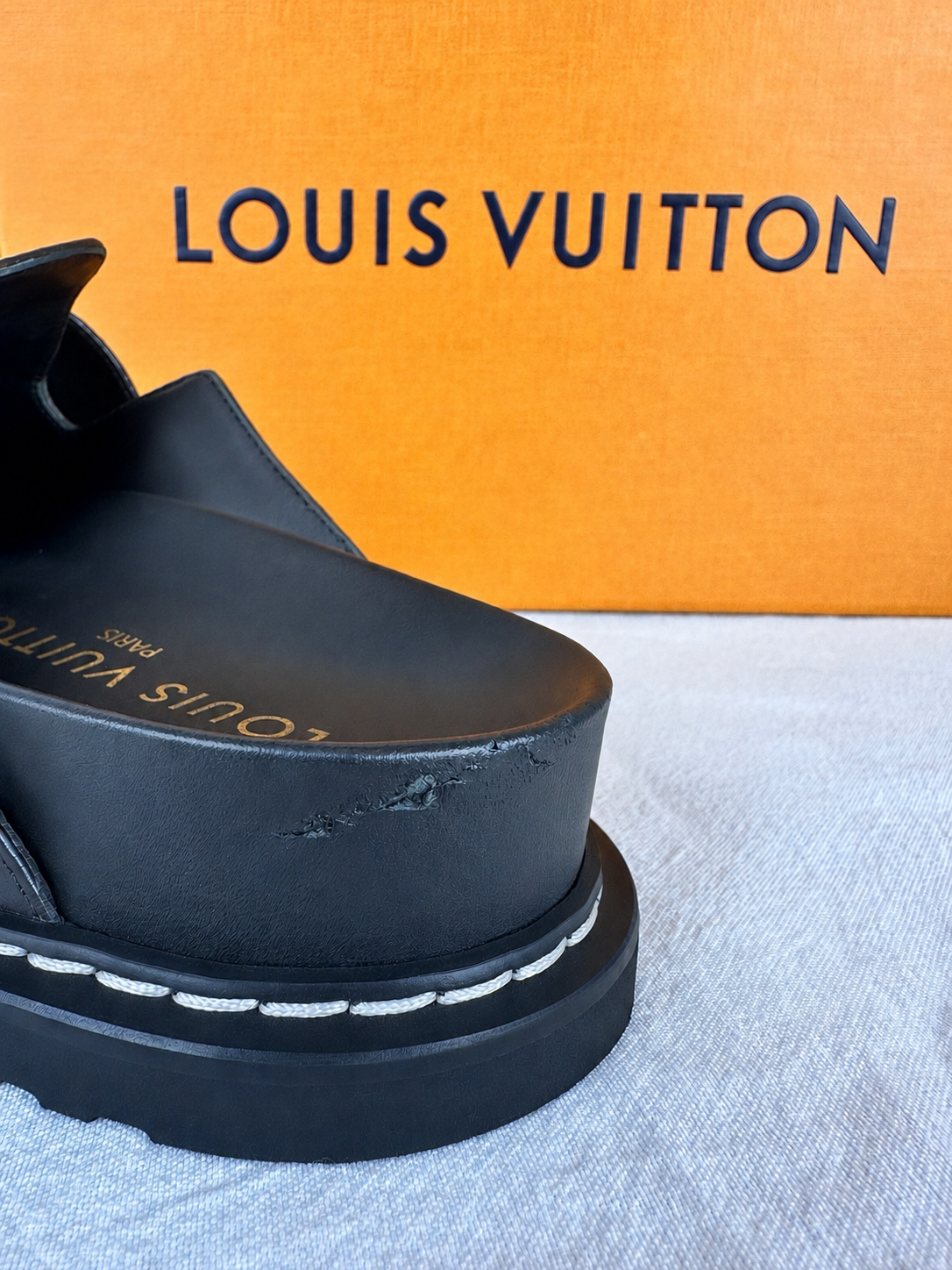 ZUECO PLANO LOUIS VUITTON MARRONES ORIGINALES CON CAJA (38) - Imagen 4