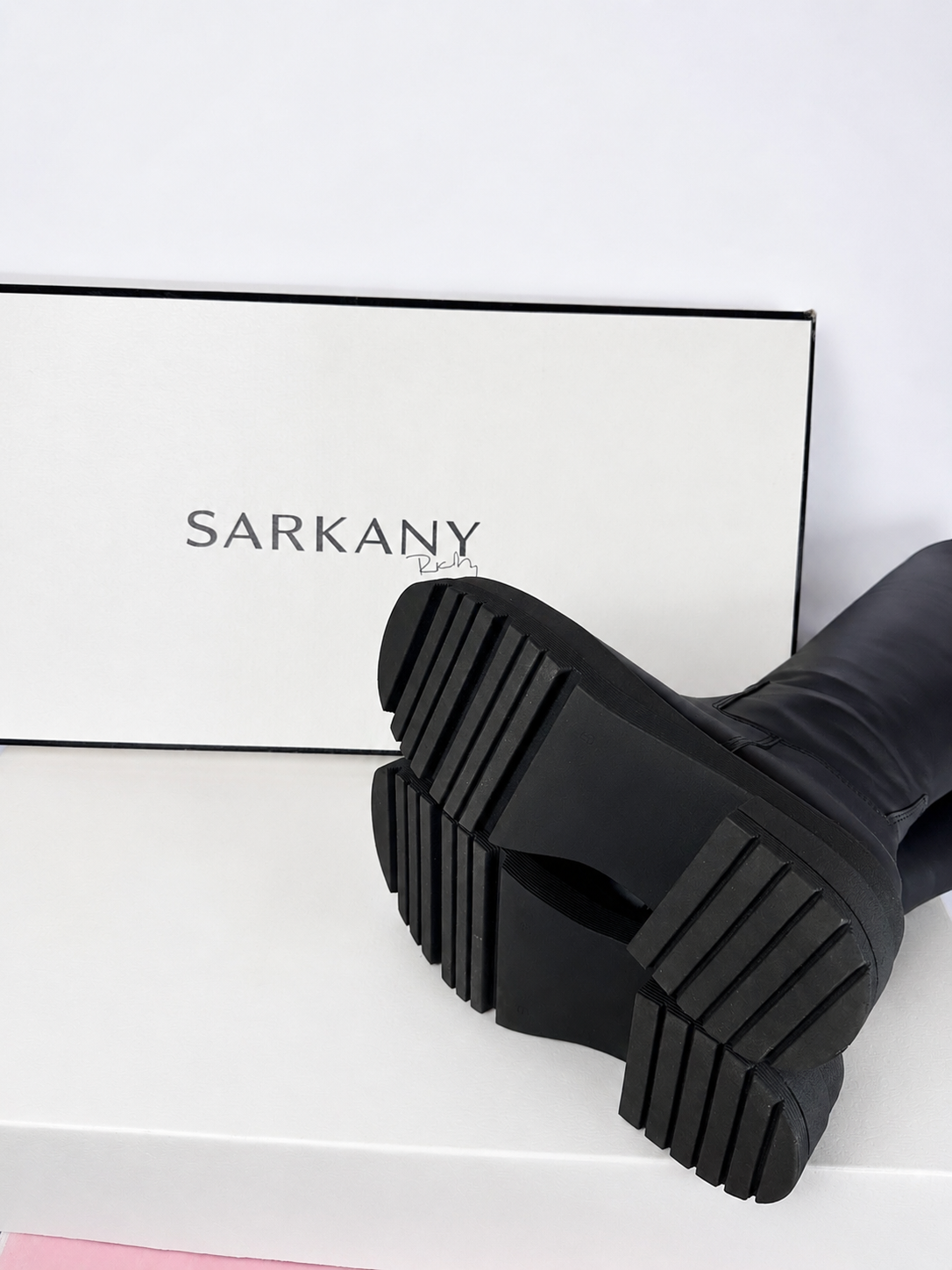 BOTAS NEGRAS CAÑA ALTA ESTILO CHUNKY SARKANY (38) - Imagen 2