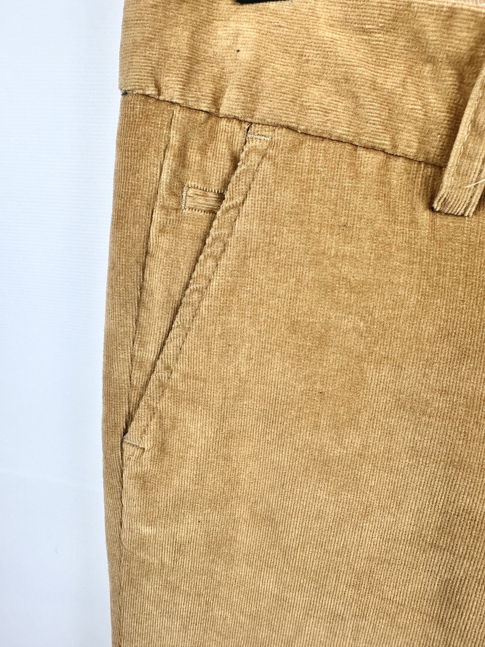 PANTALON TIRO BAJO DE CORDEROY FINO AKIABARA (S) - Imagen 2