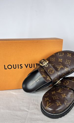 ZUECO PLANO LOUIS VUITTON MARRONES ORIGINALES CON CAJA (38)