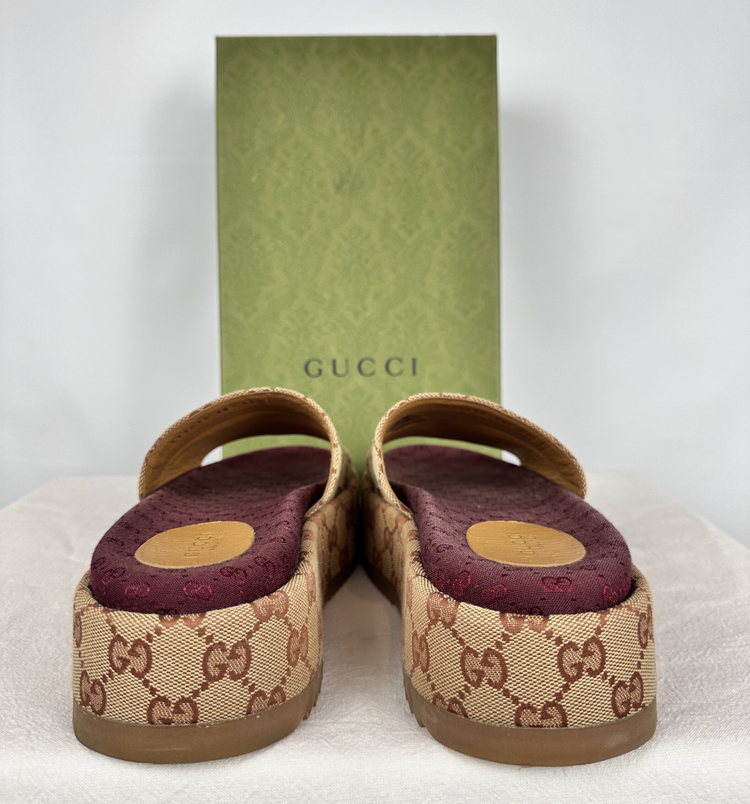 SANDALIAS PLATAFORMA GUCCI COLOR BEIGE + BORDÓ ORIGINALES CON CAJA (38) - Imagen 5