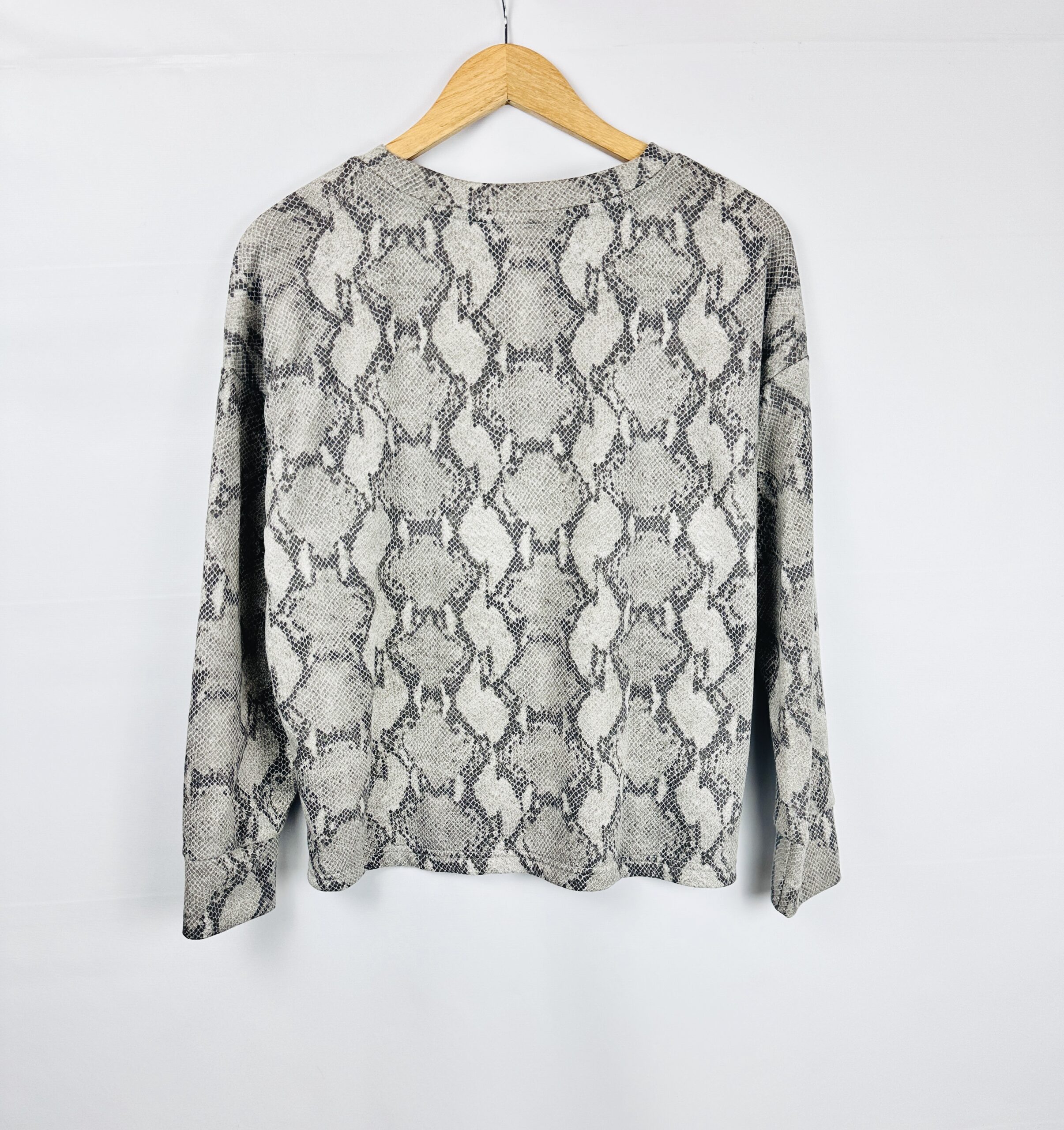 BUZO LIVIANO SNAKE PRINT BANANA REPUBLIC (M) - Imagen 3