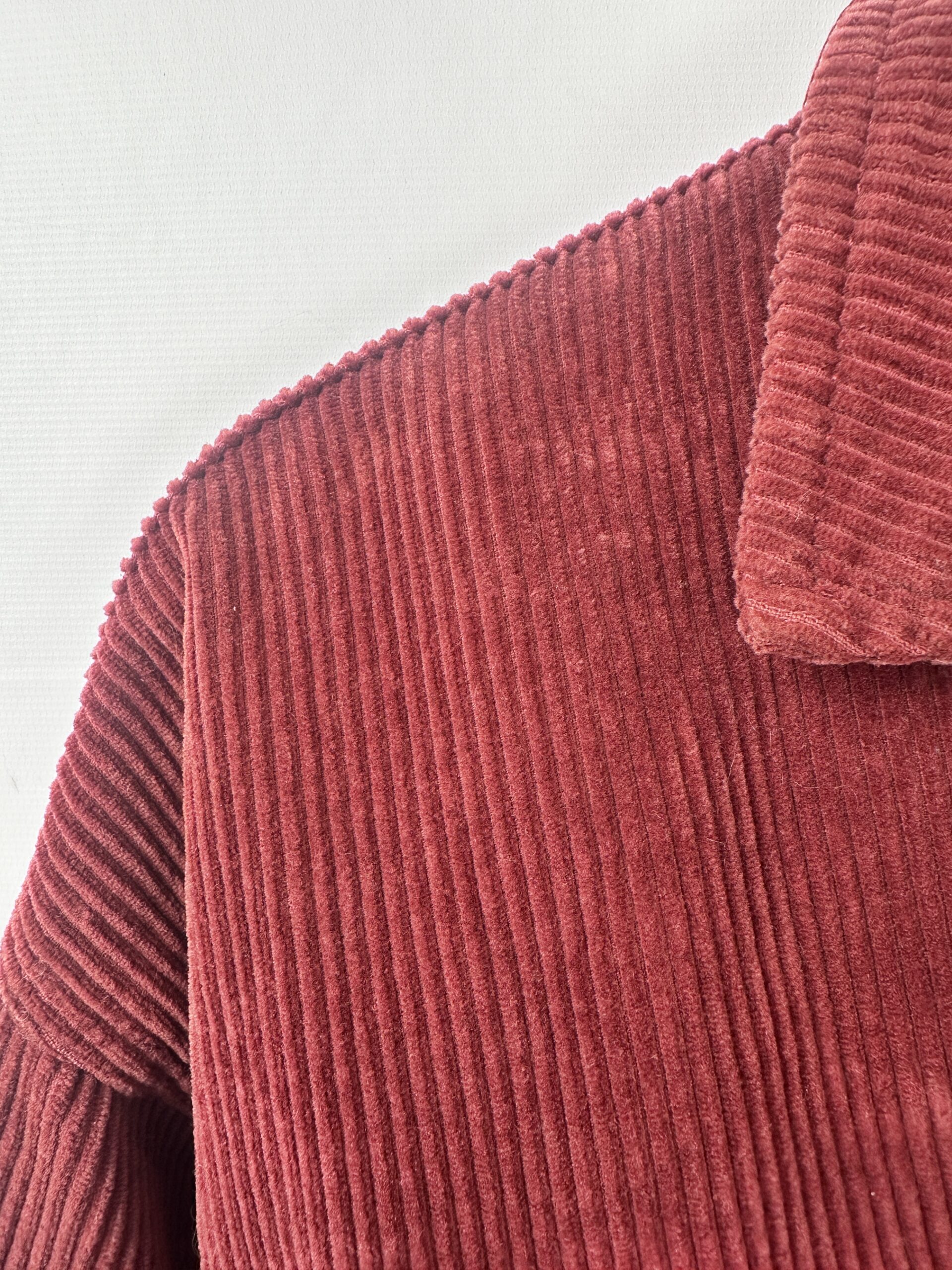 CAMPERA DE CORDEROY BORDO FOREVER 21 (M) - Imagen 2