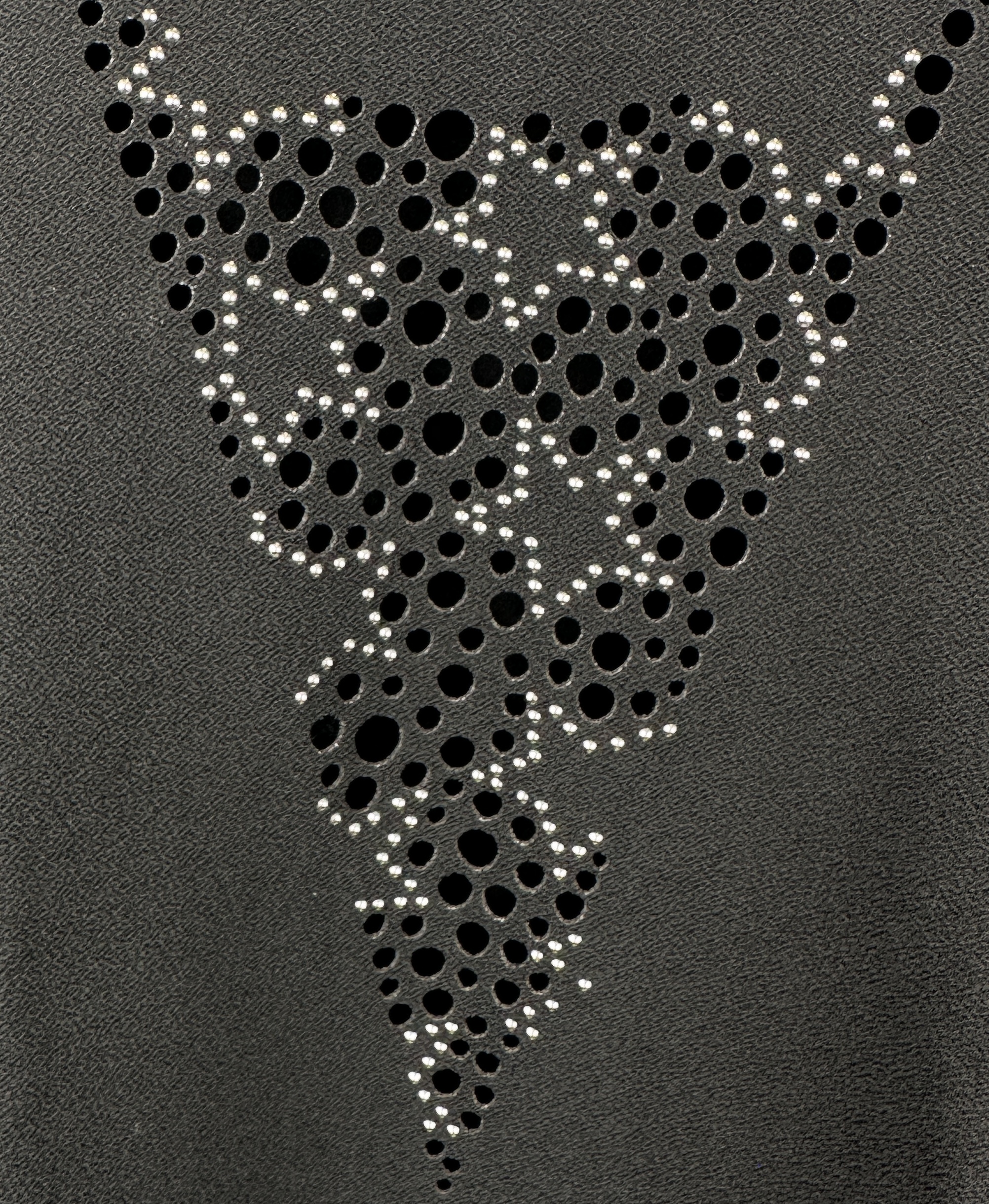 SWEATER NEGRO CON TRANSPARENCIAS + STRASS (M) - Imagen 2