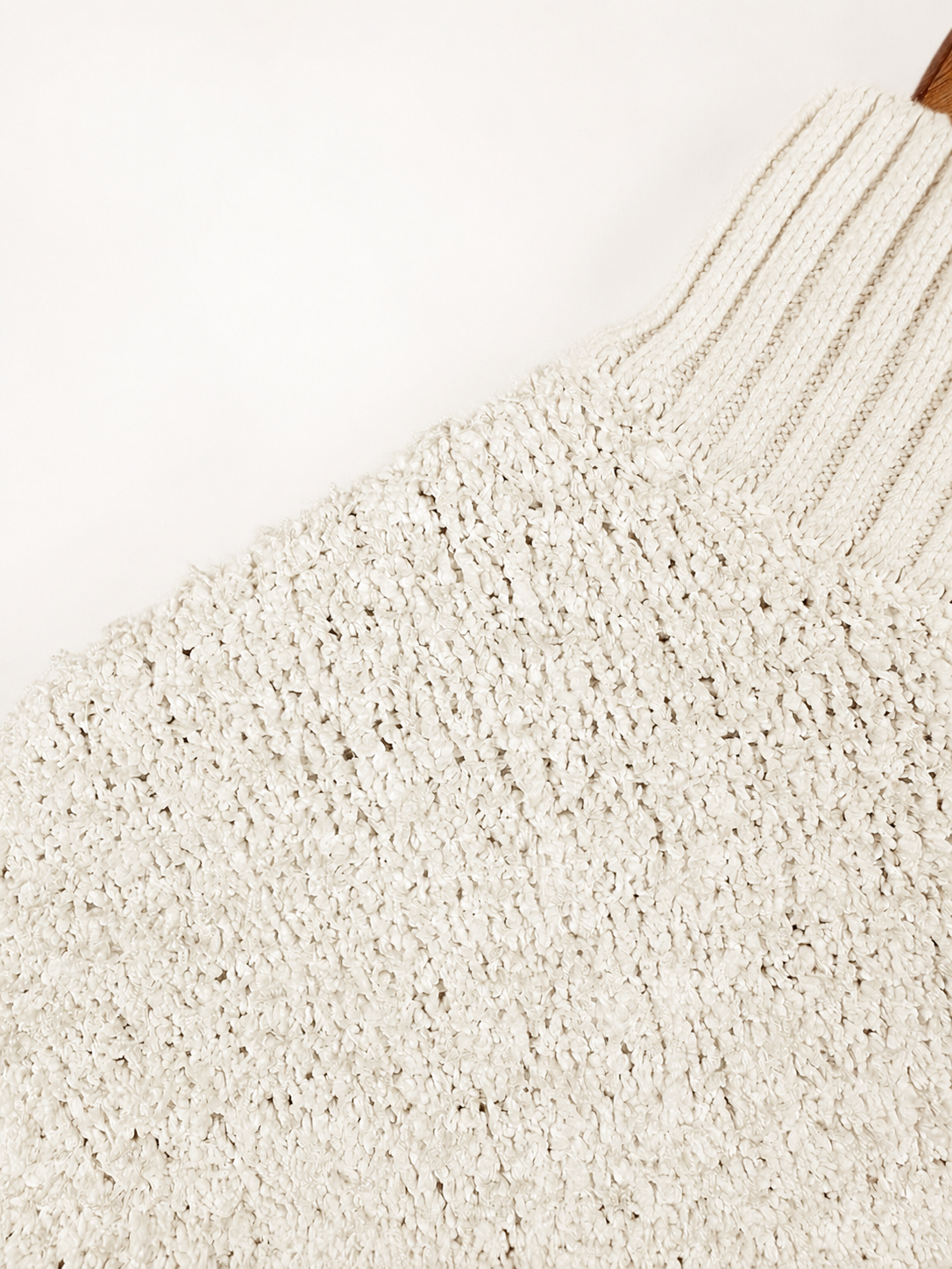 SWEATER BOUCLE CRUDO ZARA (S) - Imagen 2