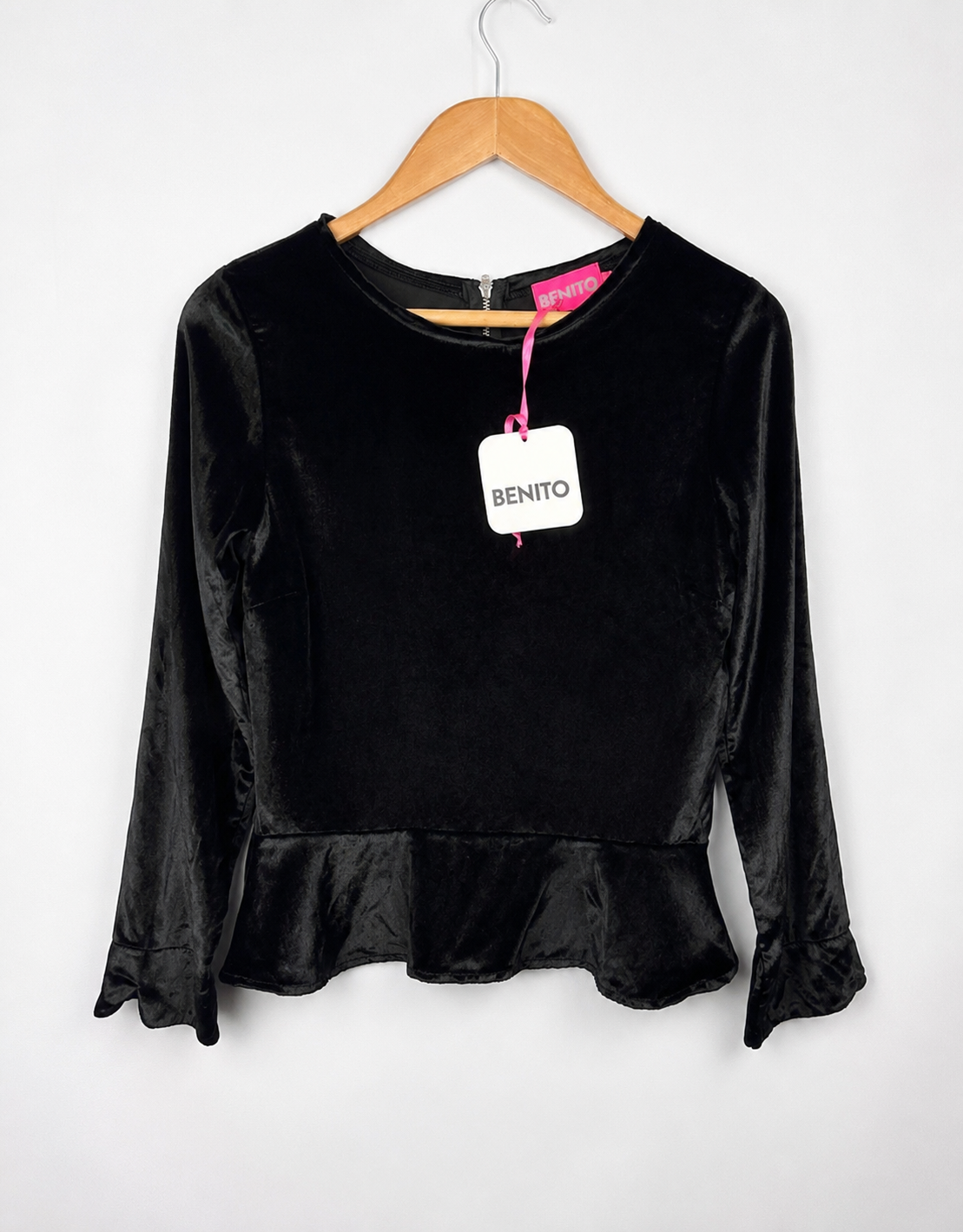 BLUSA NEGRA SEDA BENITO NUEVA CON ETIQUETA (M)