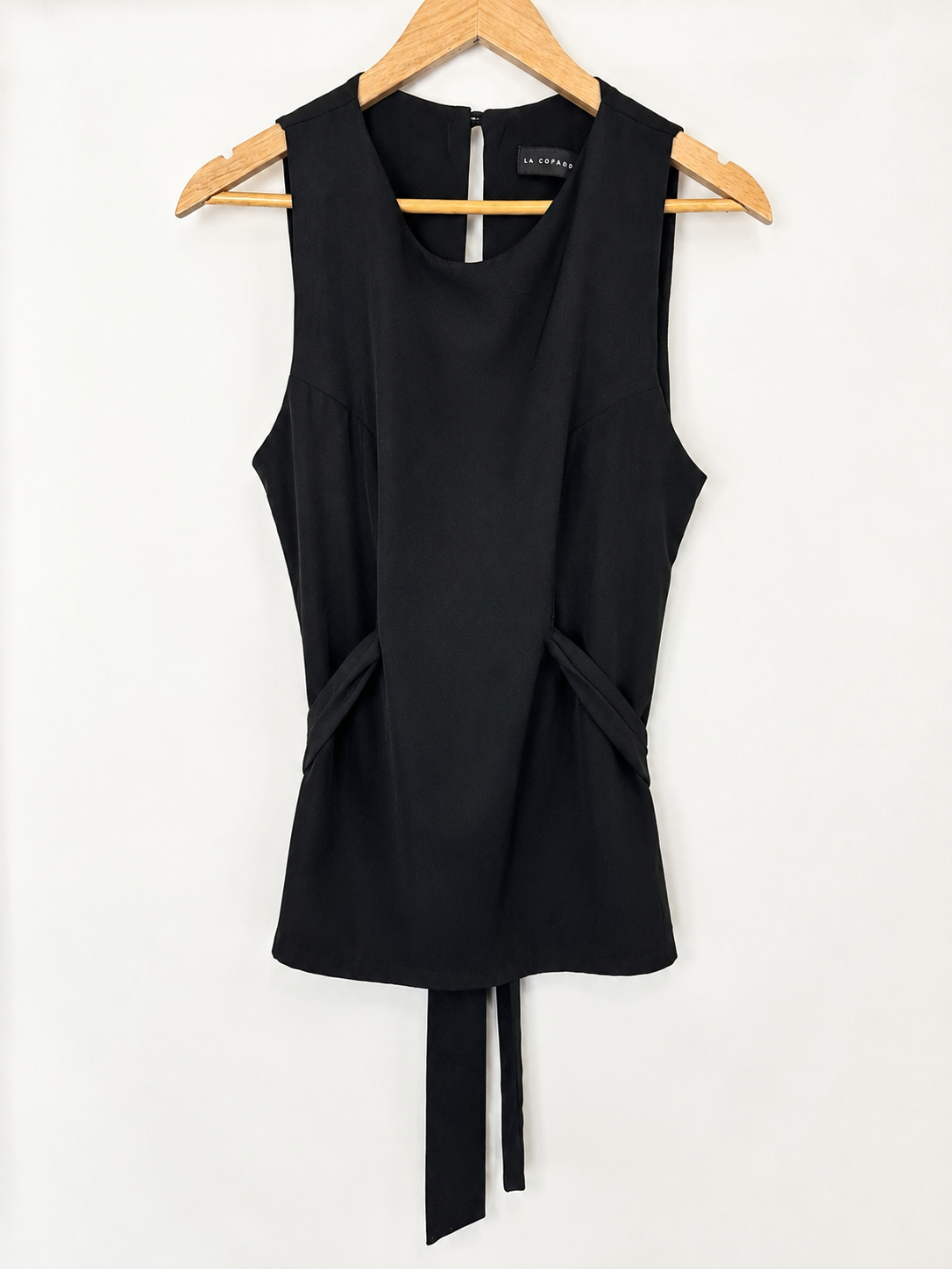 BLUSA SIN MANGAS NEGRA + LAZO LA COFRADIA (M)