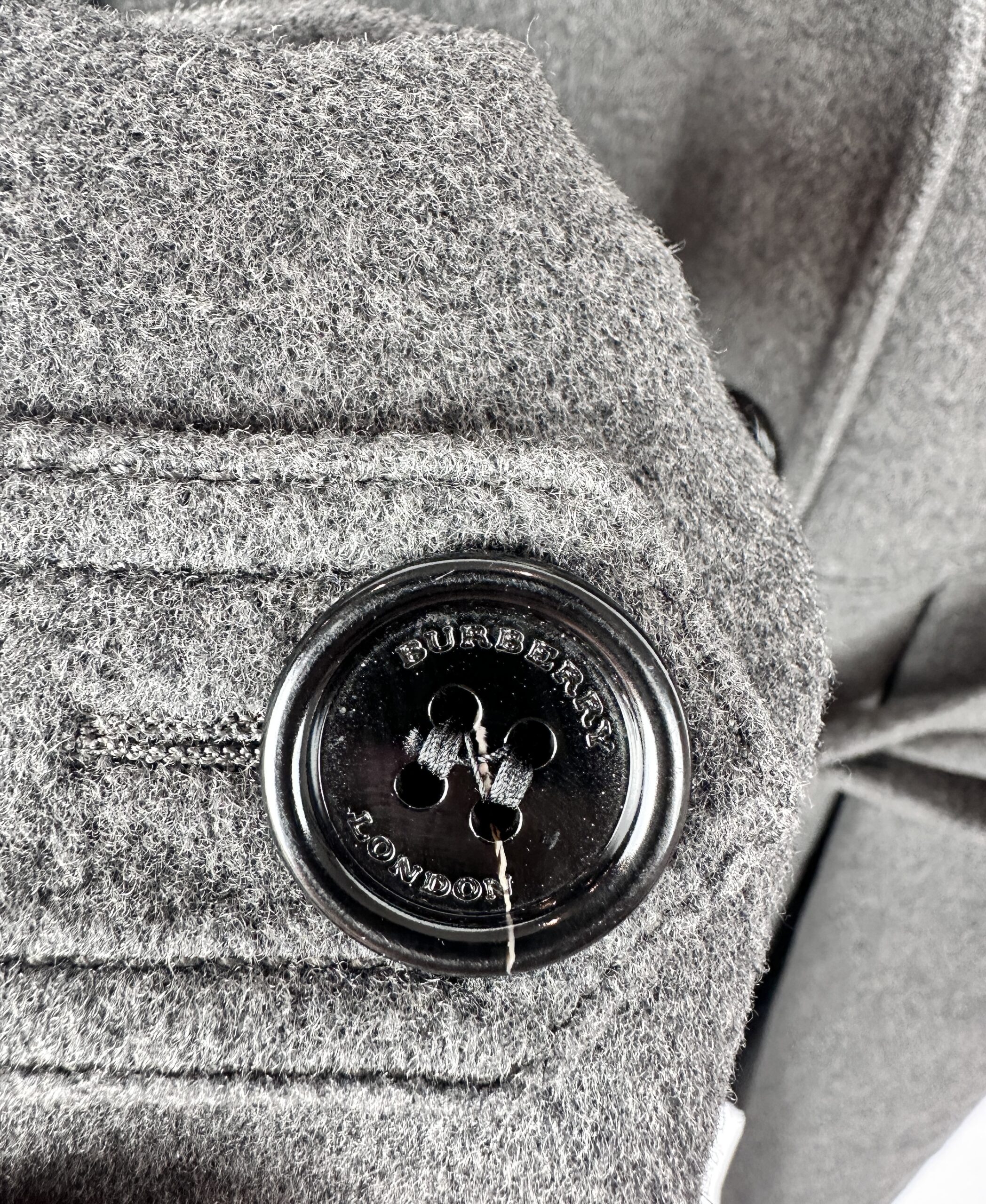 TAPADO DE LANA GRIS BURBERRY ORIGINAL (S) - Imagen 2