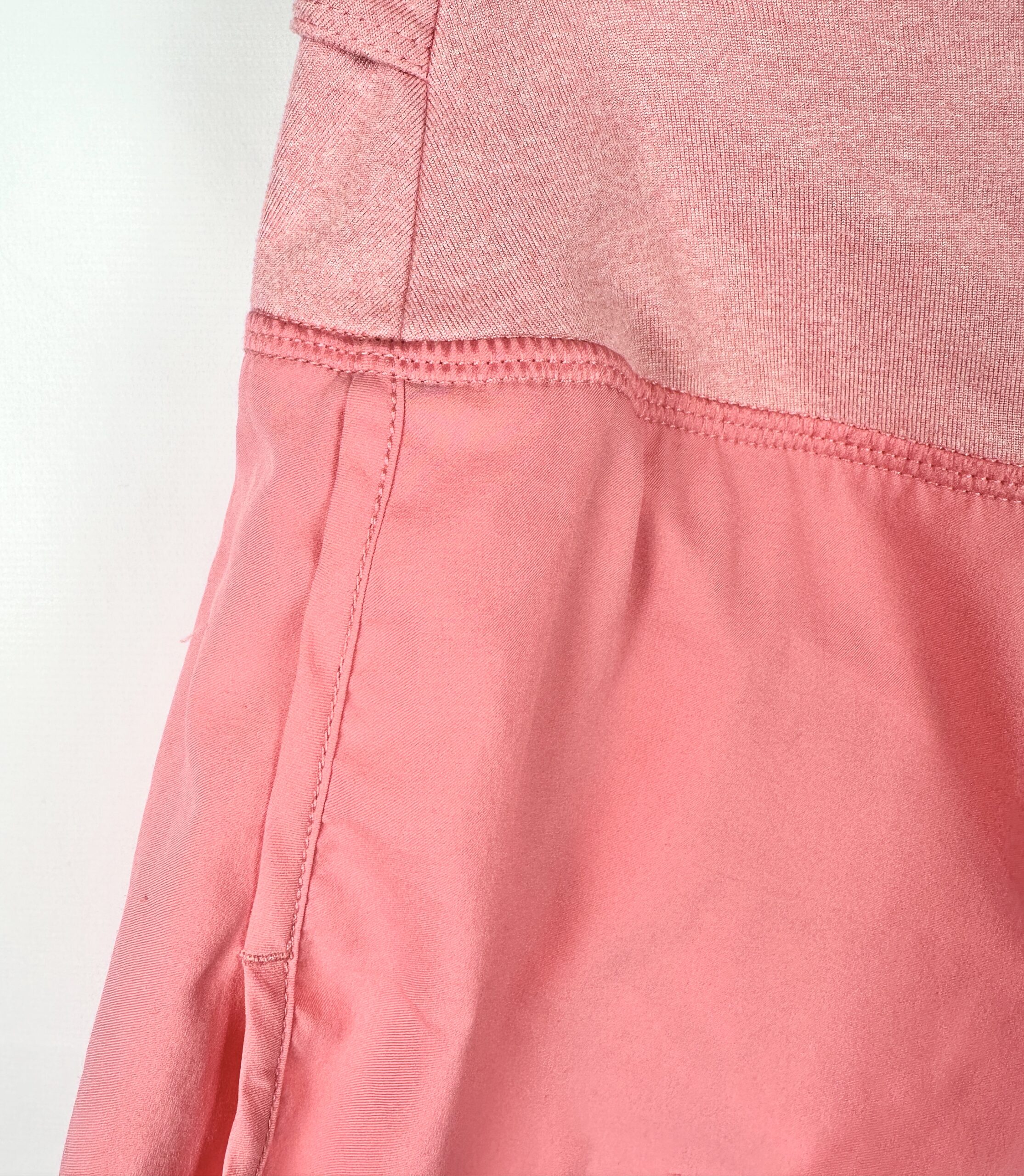 SHORT DEPORTIVO ROSA NIKE (M) - Imagen 2