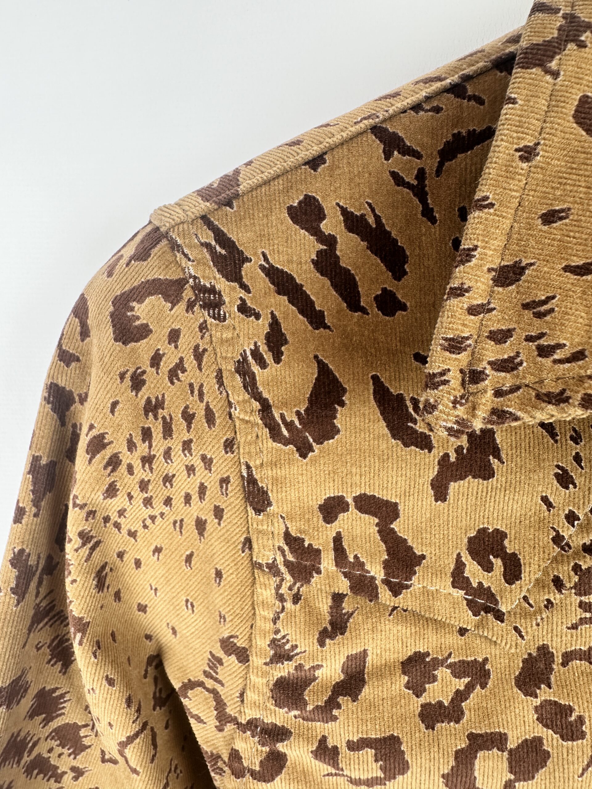 CAMISA GABARDINA ELASTIZADA ANIMAL PRINT MIRTA ARMESTO (M) - Imagen 2