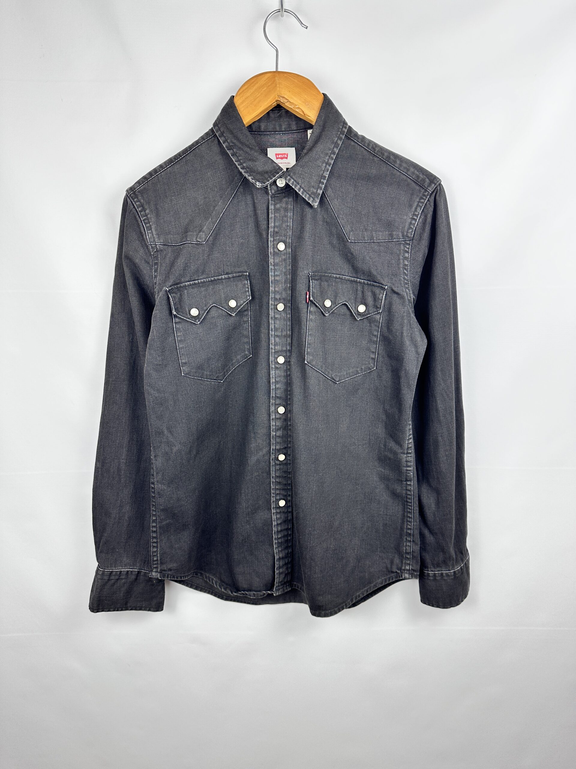 CAMISA NEGRA DE JEAN LEVIS (M)