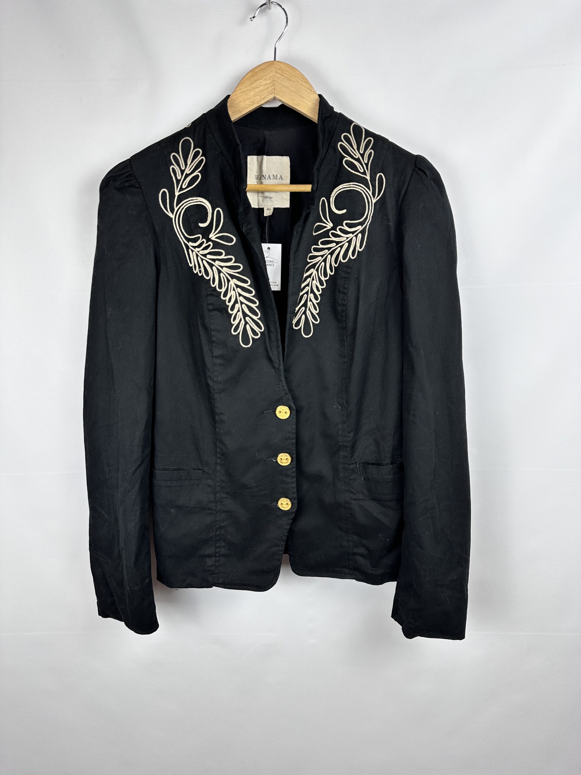 BLAZER NEGRO + BORDADO WANAMA (L)