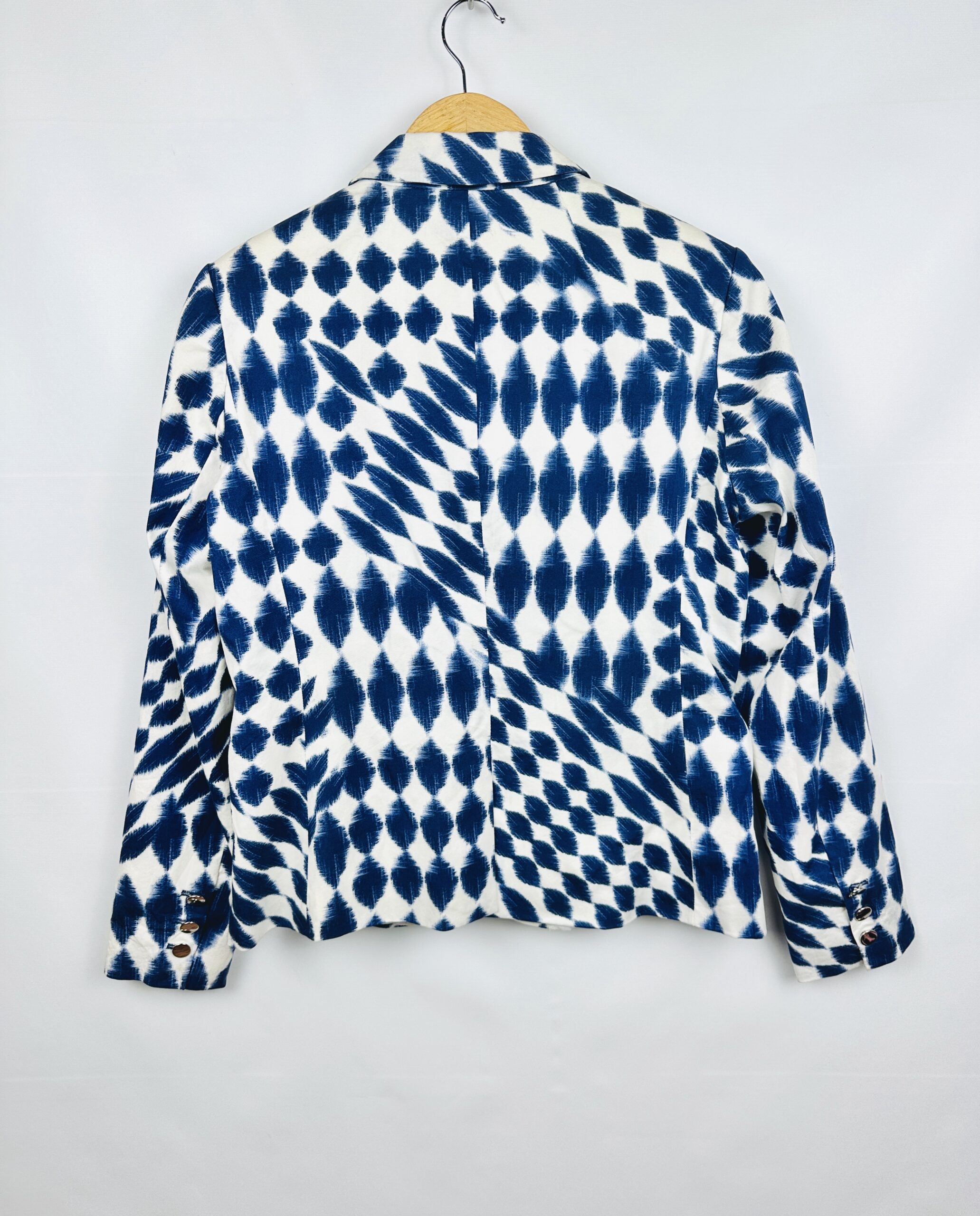 BLAZER ESTAMPADO CARMELA ACHAVAL (M) - Imagen 3