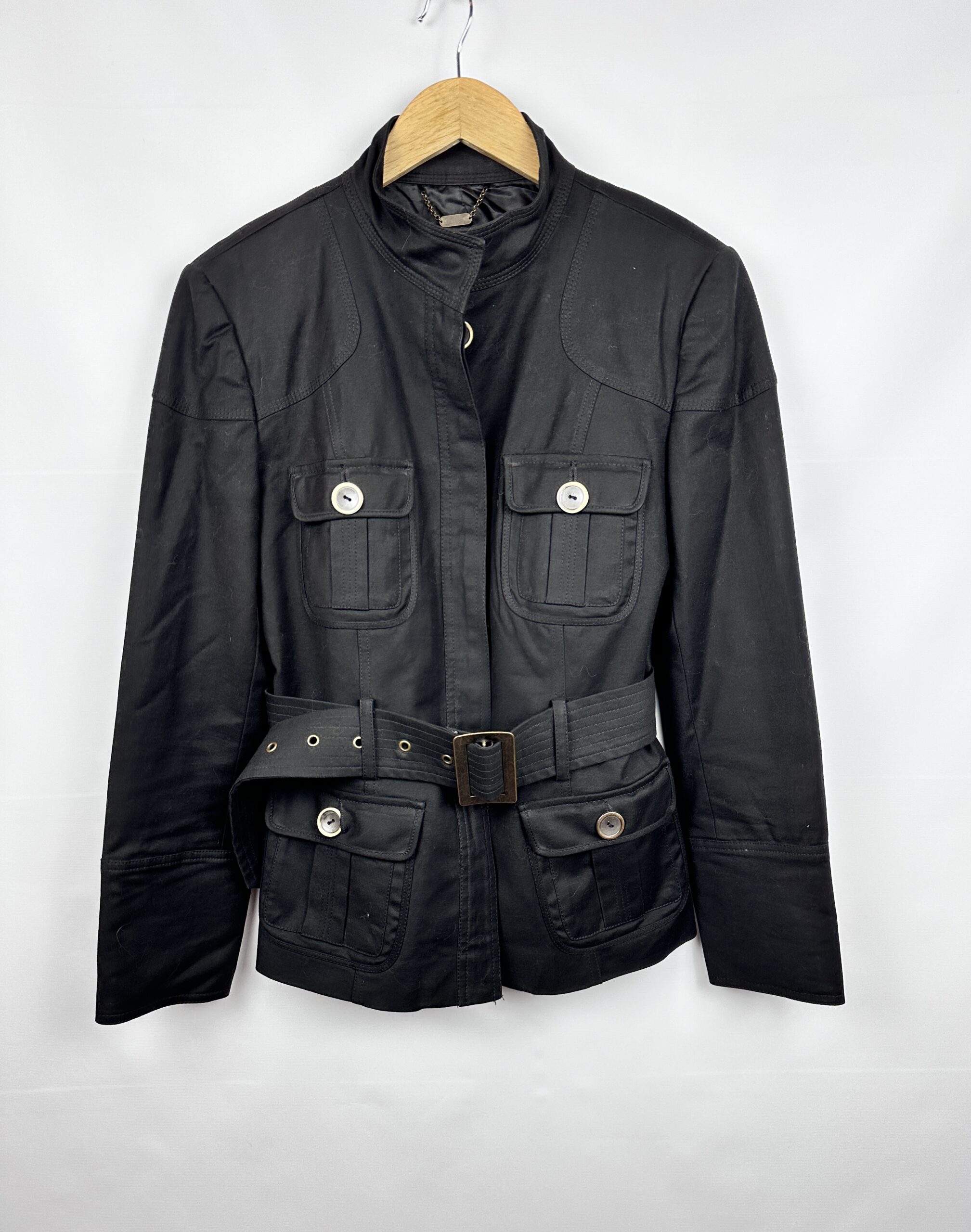 CHAQUETA NEGRA + LAZO ZARA (L)