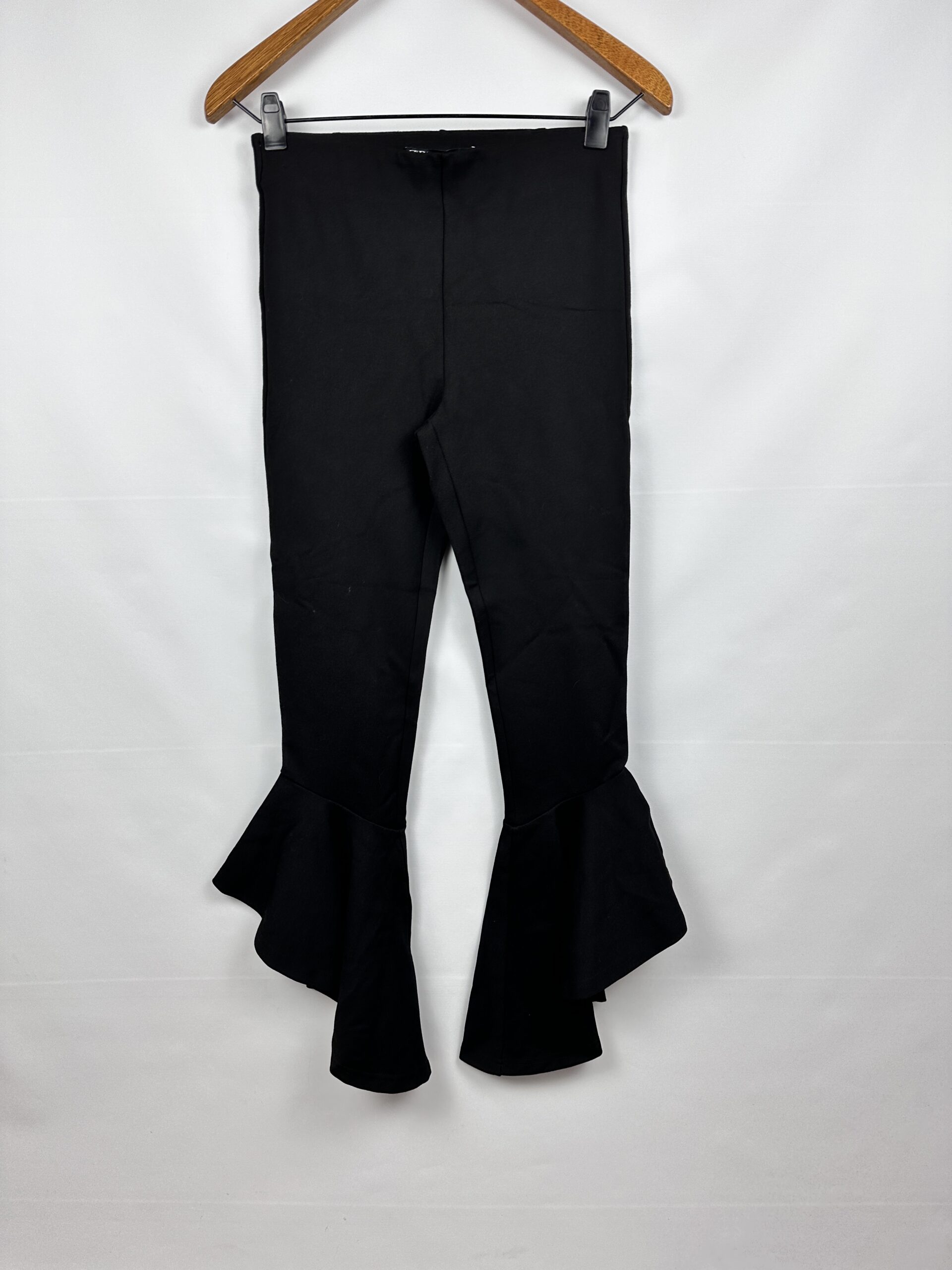 CALZA DE VESTIR NEGRA + VOLADOS ZARA (M)