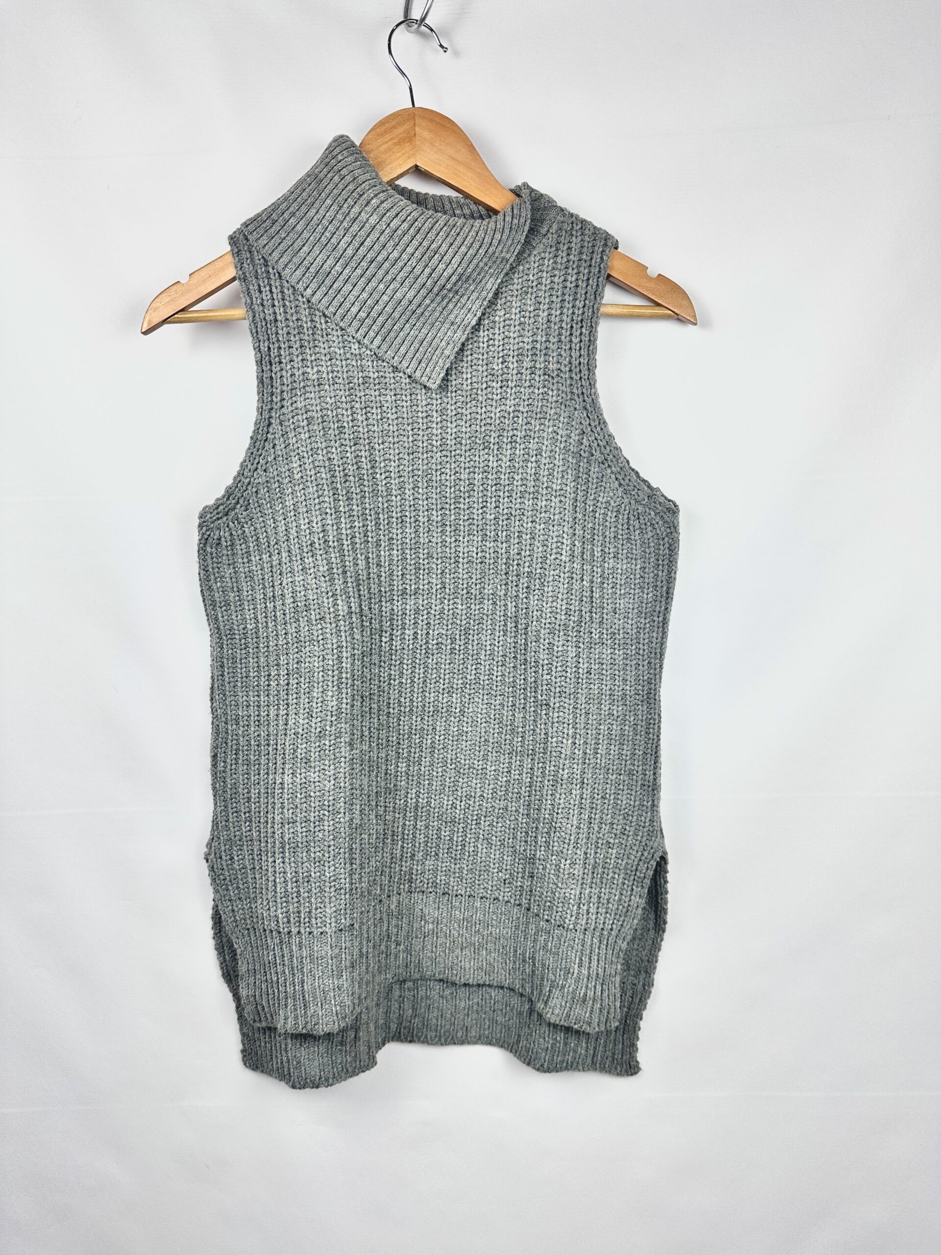 CHALECO GRIS TEJIDO DESIDERATA (M)