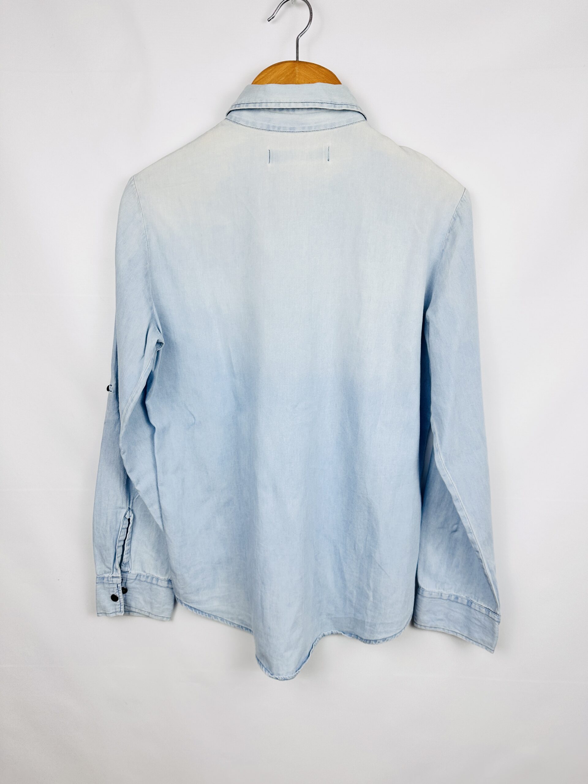 CAMISA CELESTE + BORDADO RAPSODIA (M) - Imagen 3