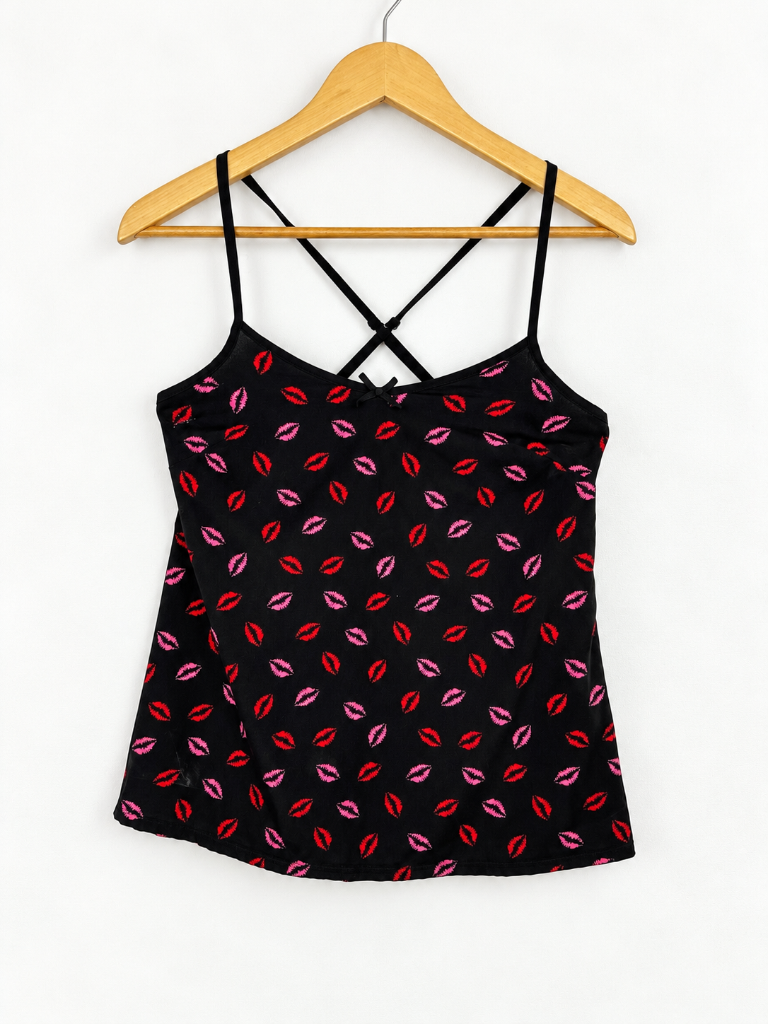 TOP LENCERO NEGRO + BESOS LOVE TO LONGE (XS)