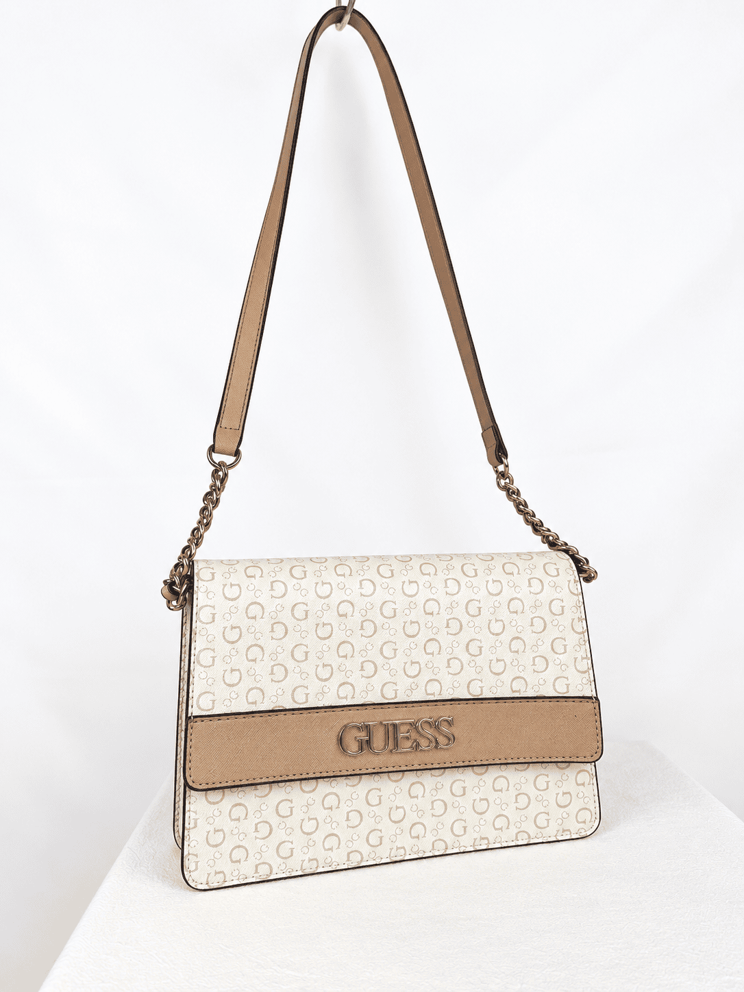 BANDOLERA GUESS BEIGE Y MARRON - Imagen 2