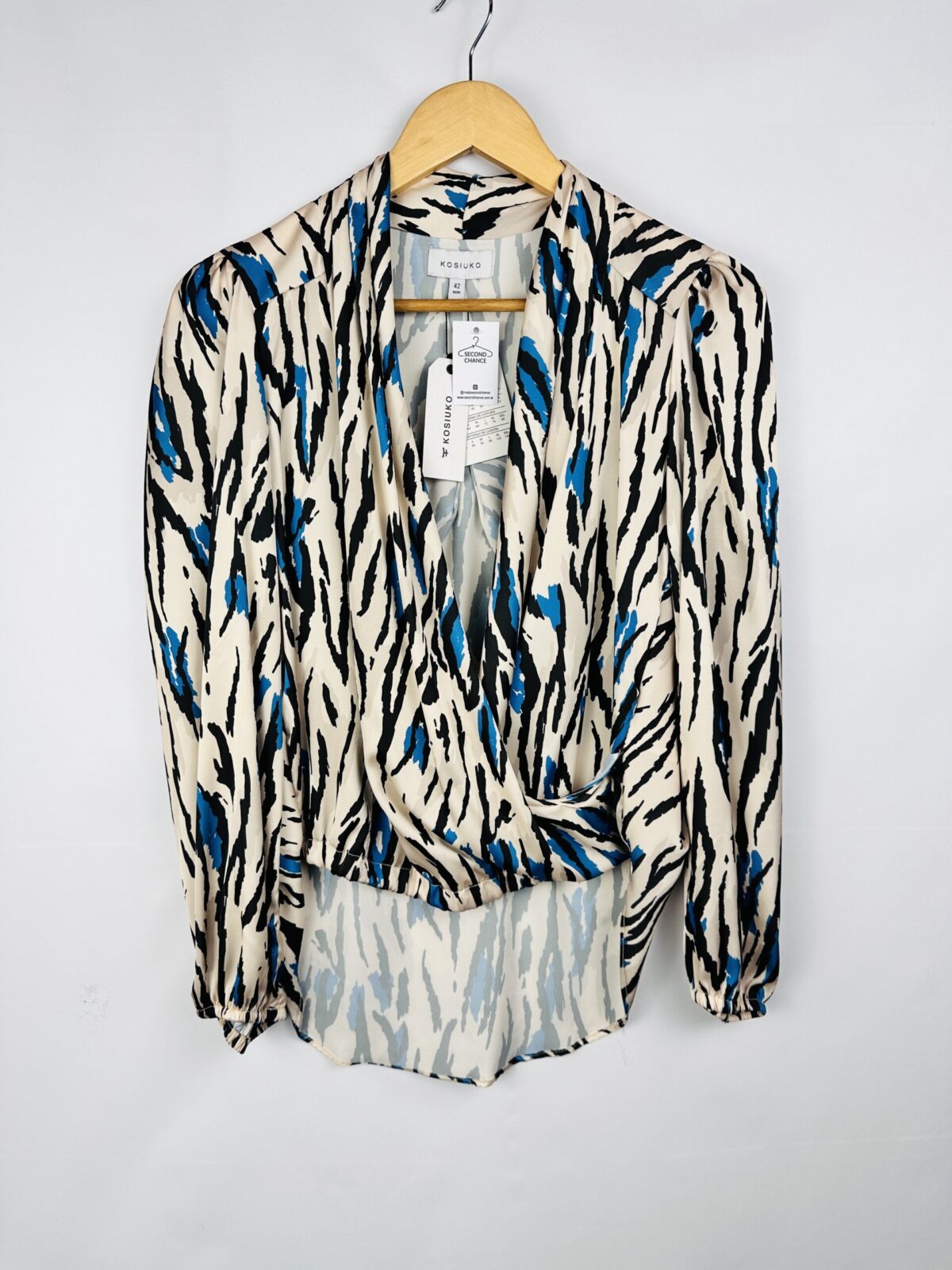 BLUSA ESTAMPADA NUEVA KOSIUKO (M)