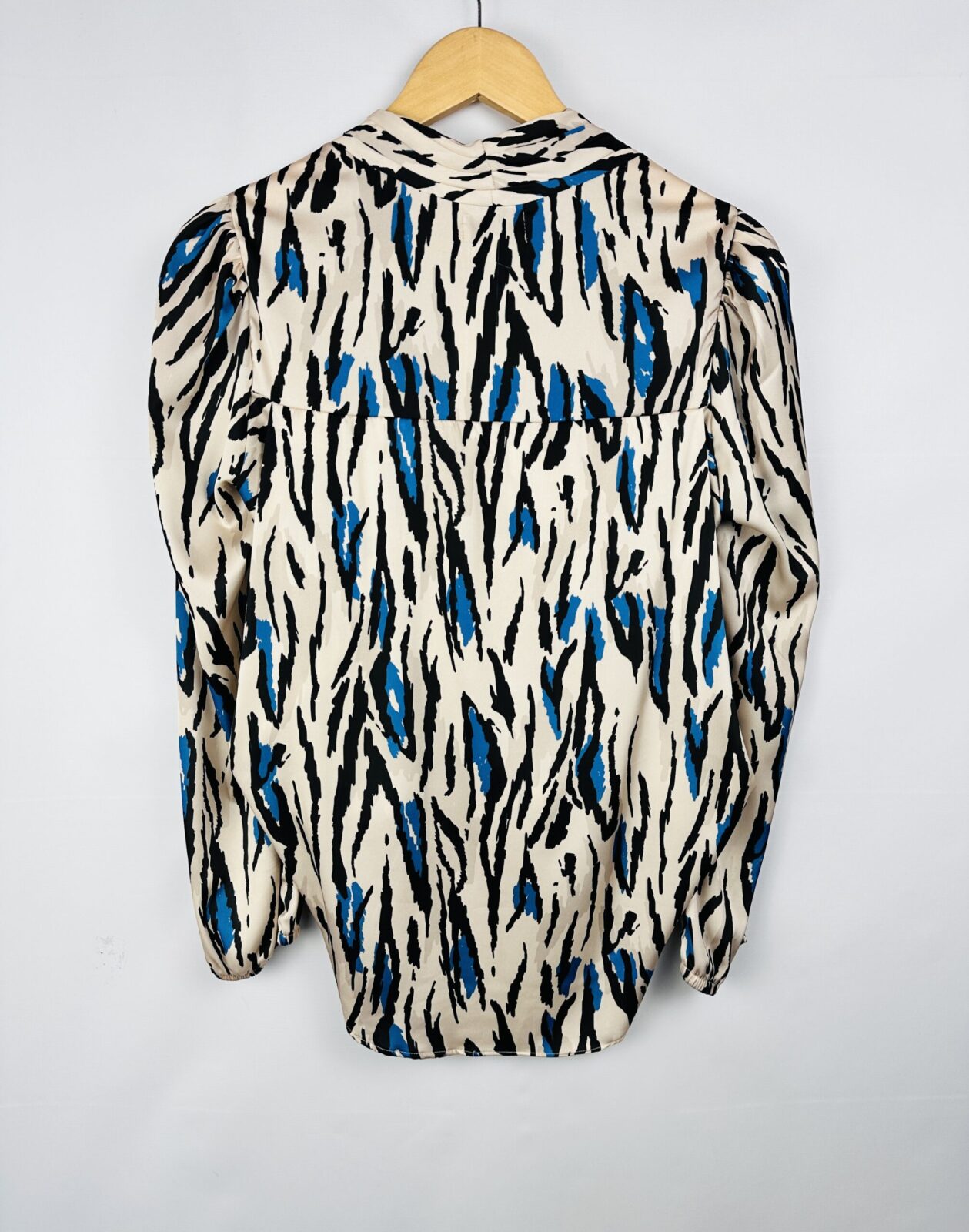 BLUSA ESTAMPADA NUEVA KOSIUKO (M) - Imagen 3