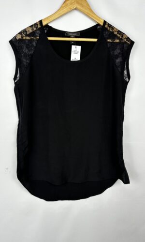 REMERA NEGRA MANGAS ENCAJE KOSIUKO (M)