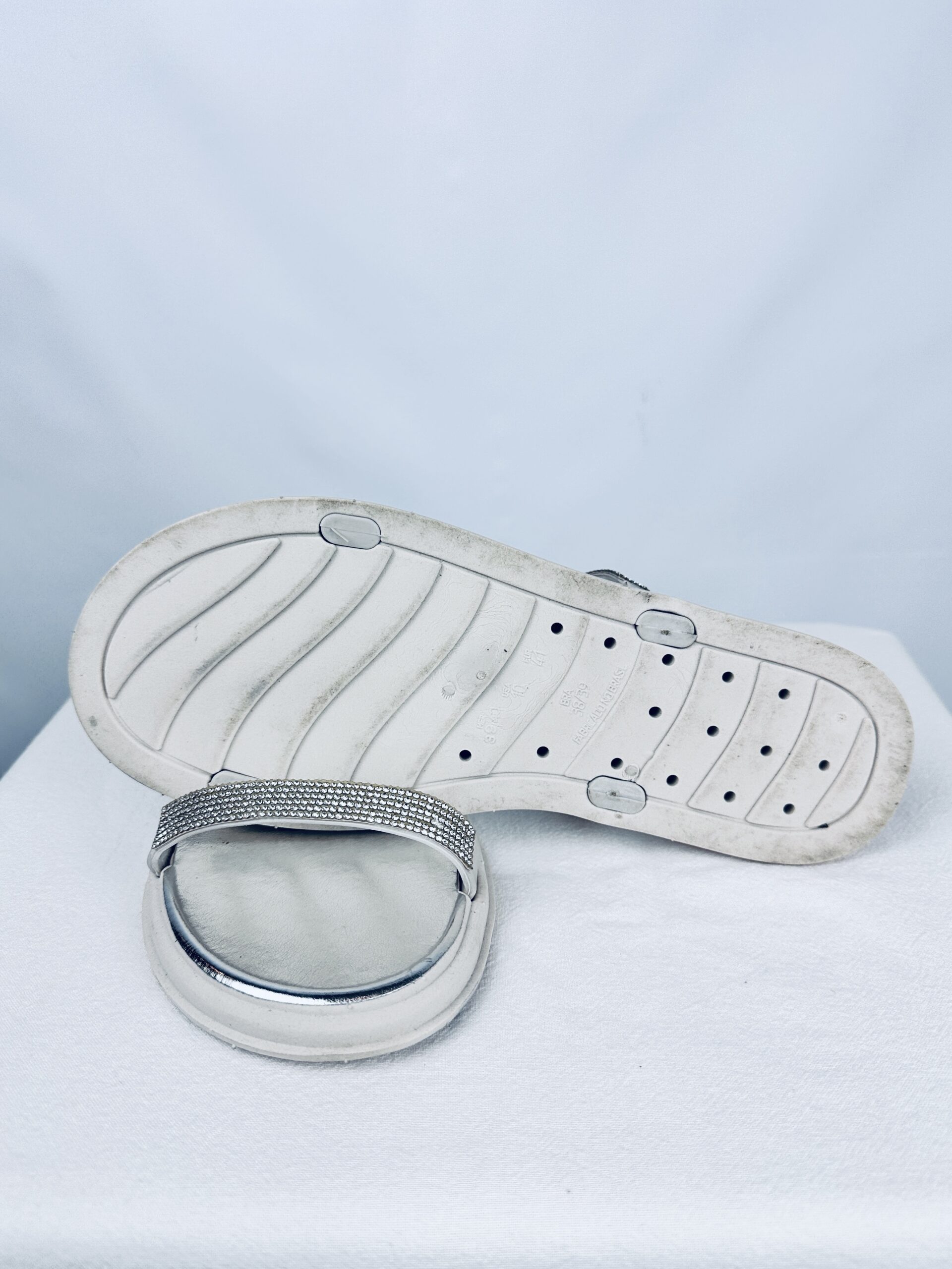 SANDALIAS PLATEADAS + STRASS Z (40) - Imagen 4