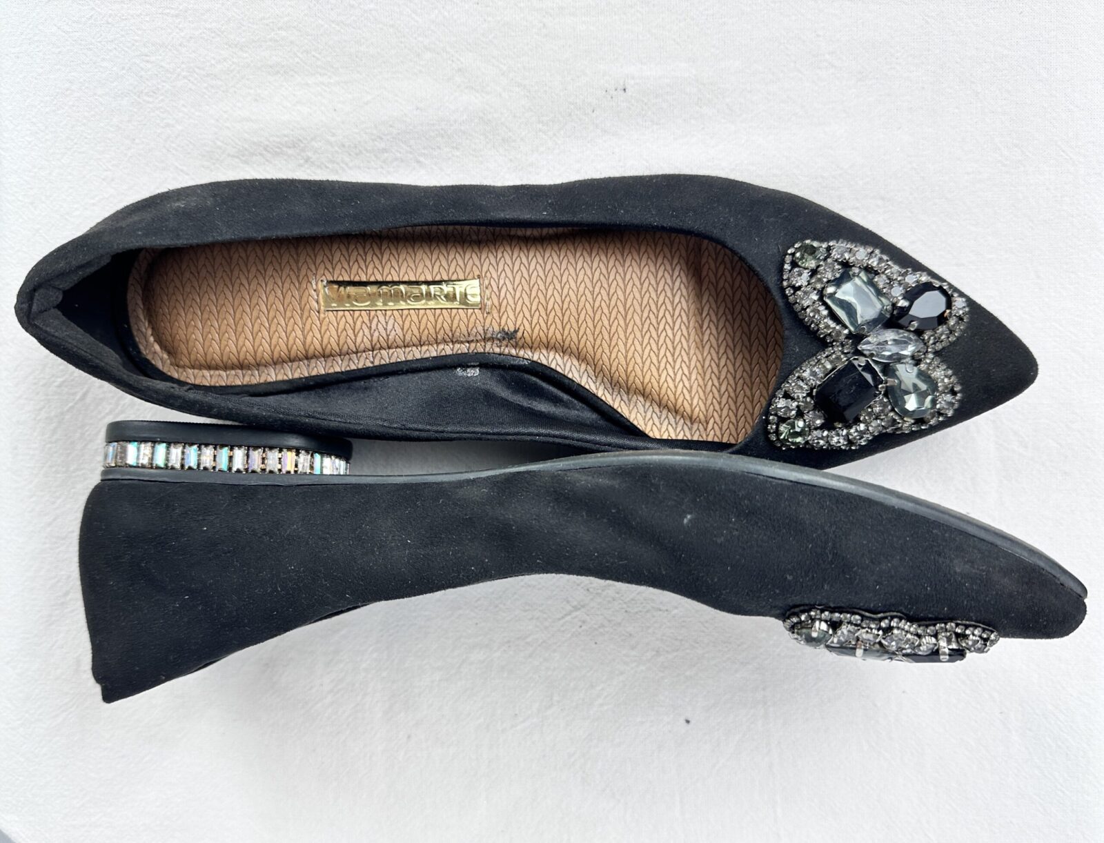 MOCASINES NEGROS CON APLIQUE VIA MARTE (40)