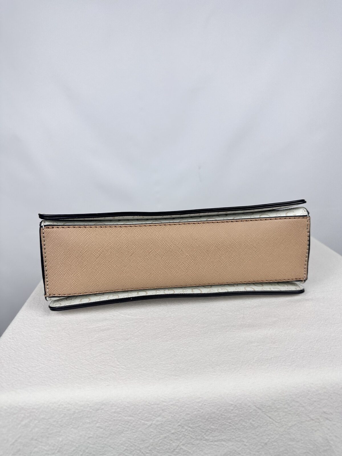BANDOLERA GUESS BEIGE Y MARRON - Imagen 5