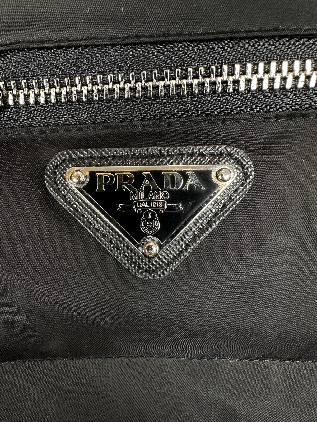 REPLICA CAMPERA NEGRA PRADA (M) - Imagen 2