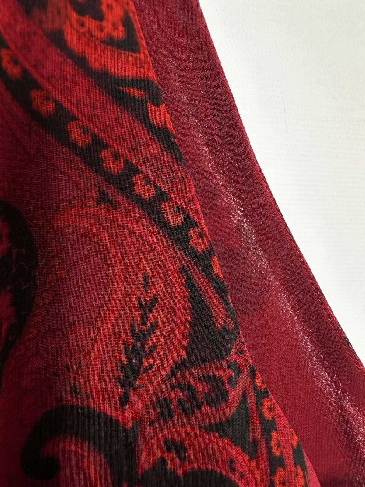 VESTIDO BORDO + ESTAMPA MANGO (M) - Imagen 2