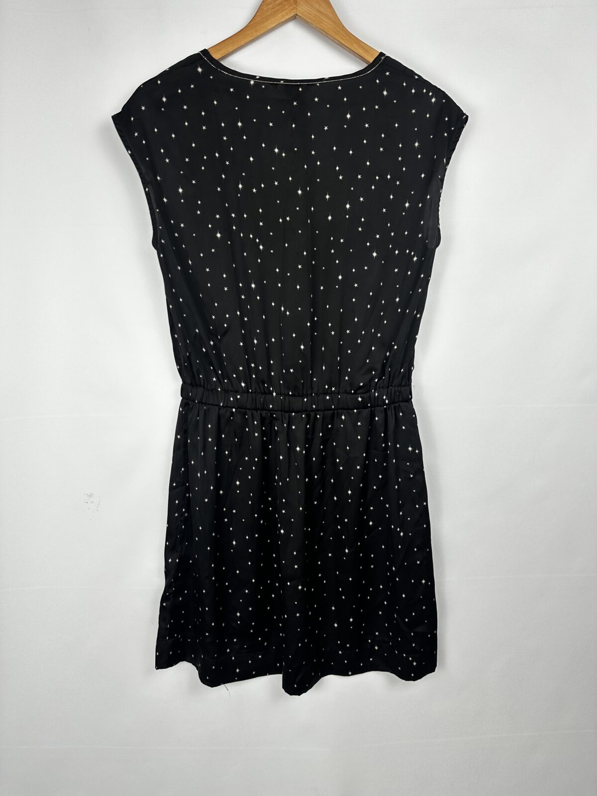 VESTIDO NEGRO ESTAMPA ESTRELLA H & M (S) - Imagen 3
