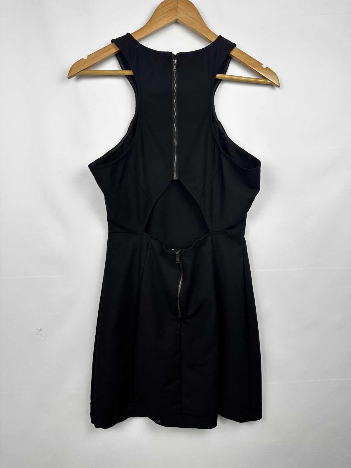 VESTIDO NEGRO CORTO H & m (M) - Imagen 3