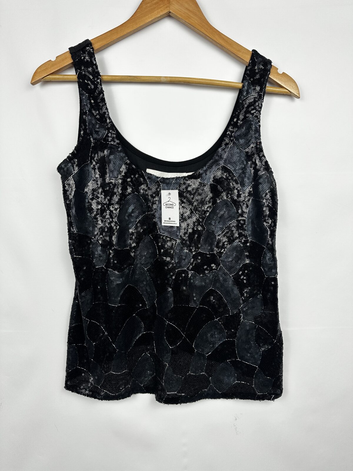 MUSCULOSA NEGRA CON LENTEJUELAS CHER (M)