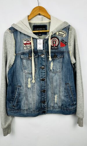 CAMPERA DE JEAN MANGAS JOGGING FOREVER 21 (L)