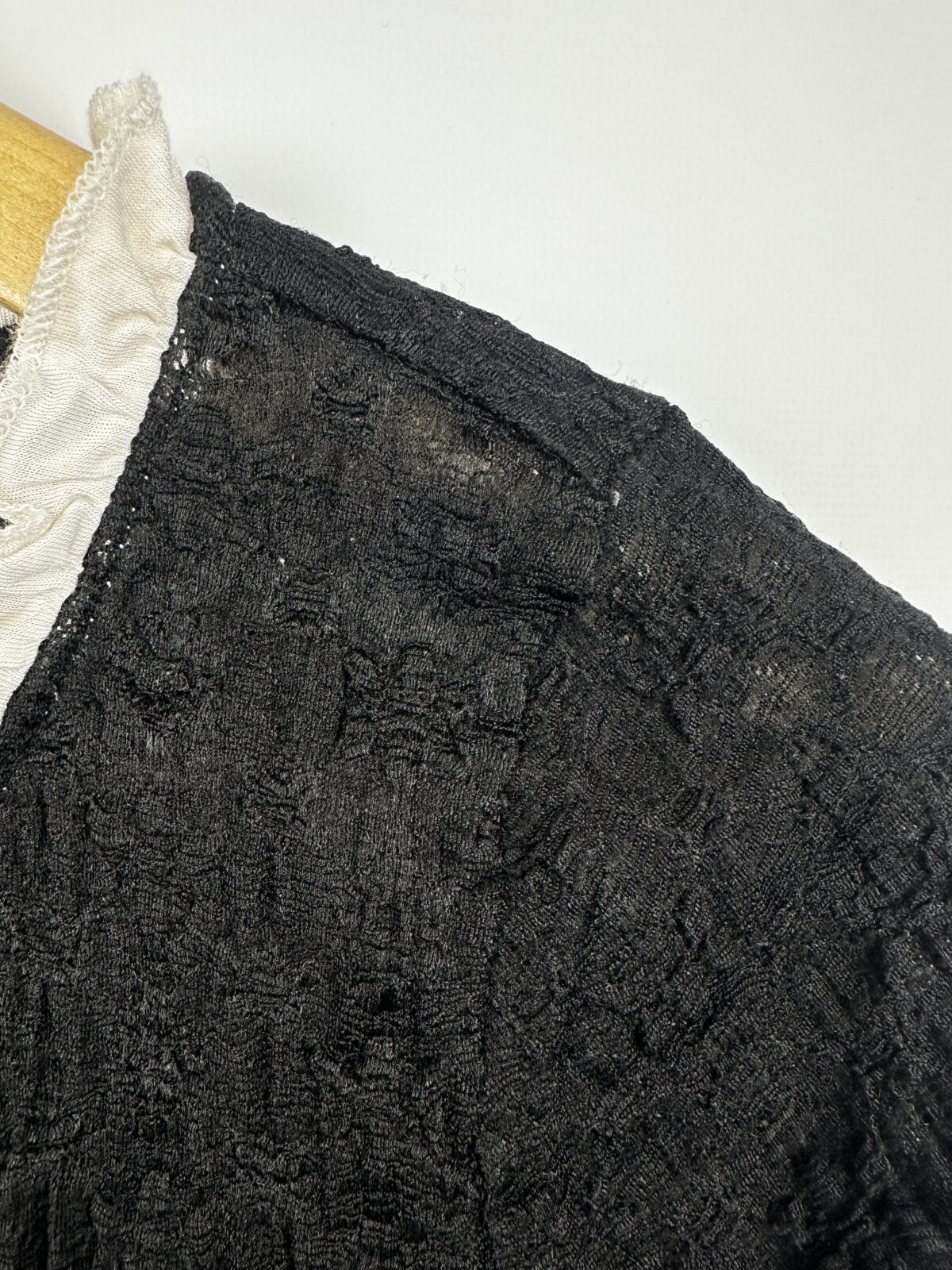 CAMISITA NEGRA TRANSPARENTE + VOLADITOS FREE PEOPLE (S) - Imagen 2