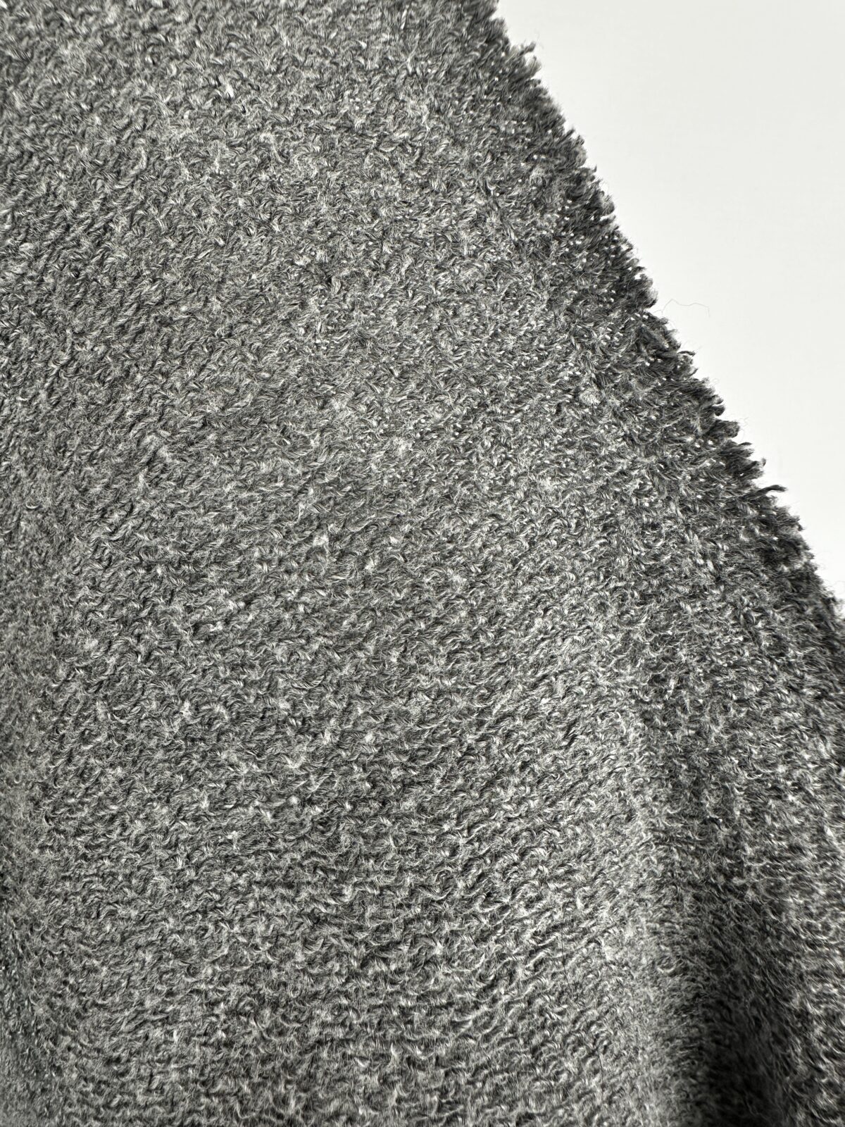 BUZO GRIS HOLLISTER HOMBROS DESCUBIERTOS (S) - Imagen 2
