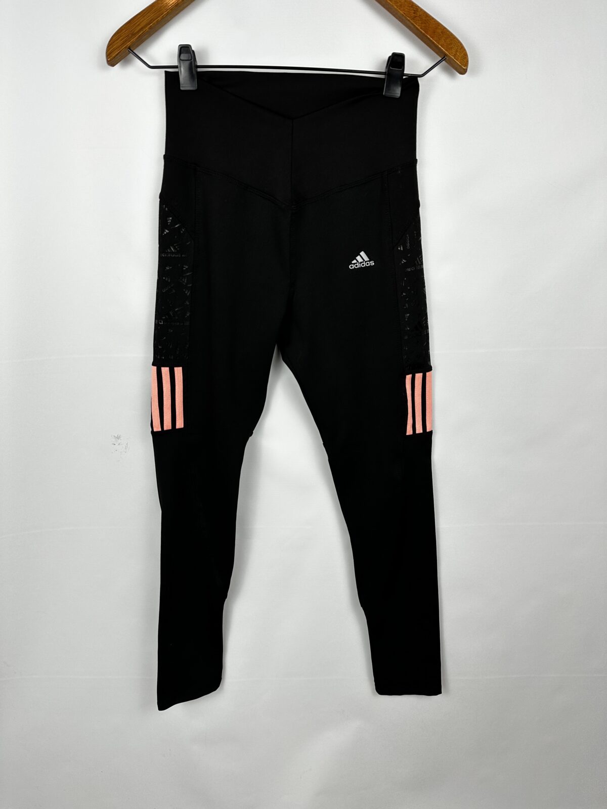 CALZA ADIDAS NEGRA CON LINEAS ROSAS (S)