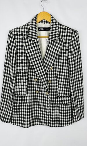 SACO DE PAÑO CORTO NEGRO Y BLANCO ZARA (L)